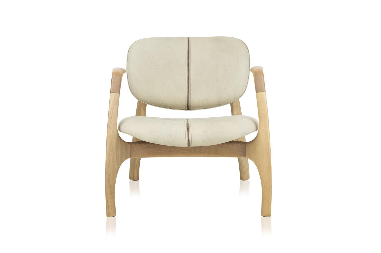 Moderne Fauteuil contemporain brésilien Surf en bois et cuir de Lattoog en vente