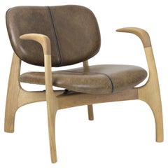 Fauteuil contemporain brésilien Surf en bois et cuir de Lattoog