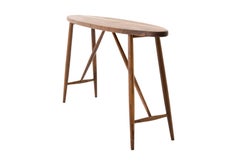 Surf-Konsole, ein minimalistischer Tisch, inspiriert von Surfboards