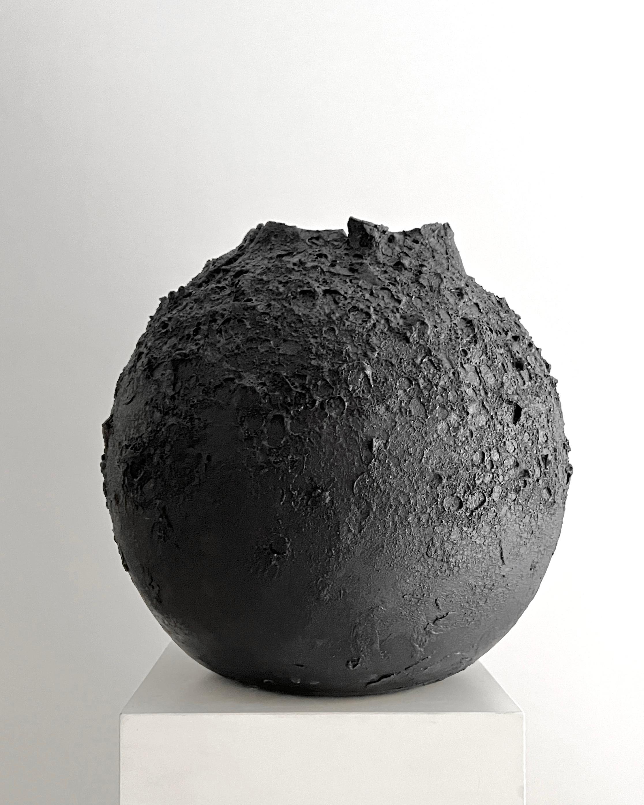 Oberflächen-Skulptur von Laura Pasquino (Postmoderne) im Angebot