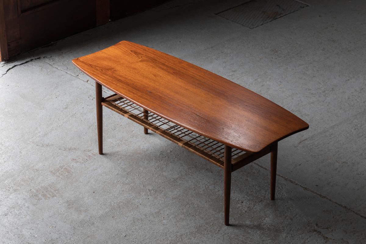 ‘Surfboard’ Coffee table in Teak wood with Magazine shelf, Dutch design, 1960’s 11