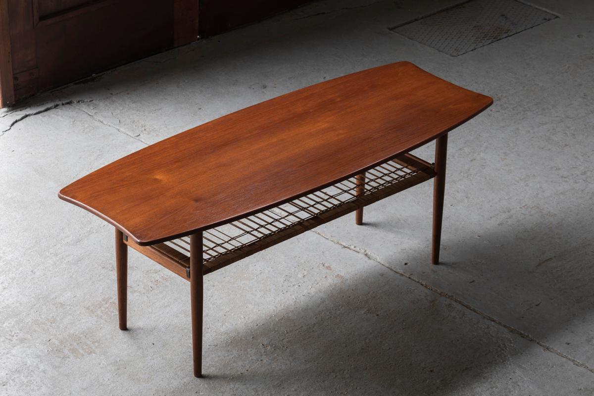 ‘Surfboard’ Coffee table in Teak wood with Magazine shelf, Dutch design, 1960’s 12