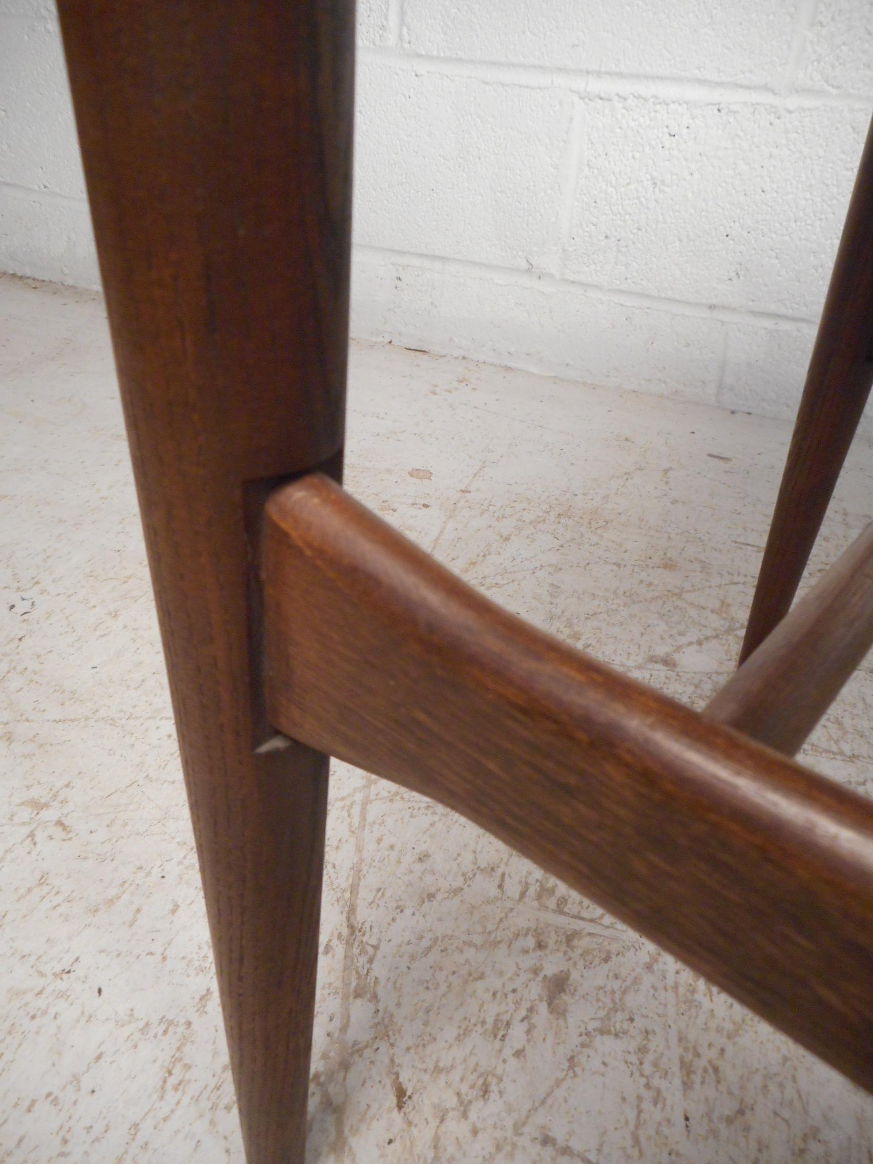 Surfboard End Tables by Bassett Furniture Co., a Pair In Good Condition In Brooklyn, NY
