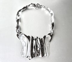 „Surge“-Halskette aus Borosilikatglas und „Platinum Liquid“ von Noriko Herron
