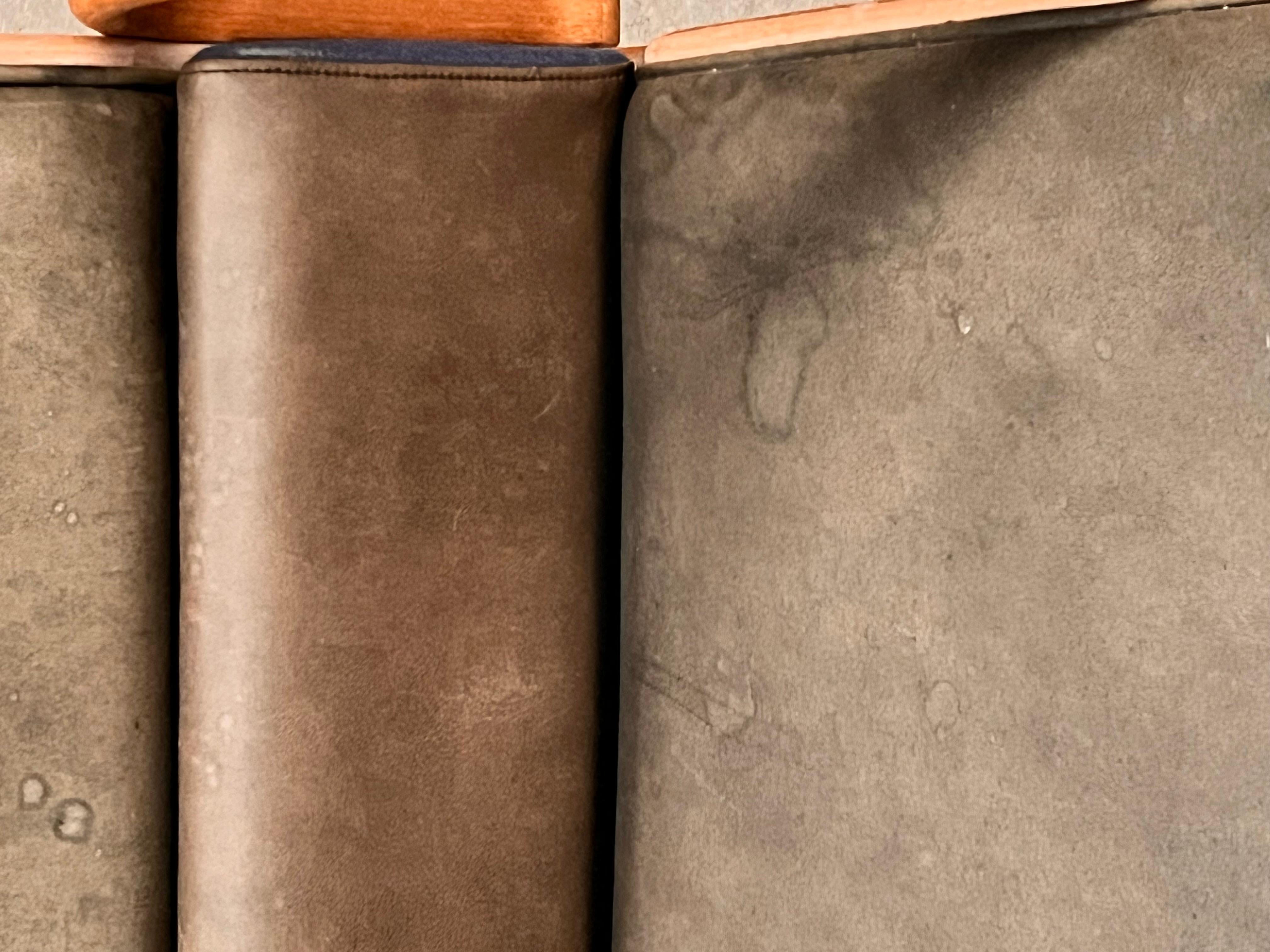 Sorprendente sedia da ufficio degli anni '70 in legno massiccio e pelle, un vero UFO! in vendita 6