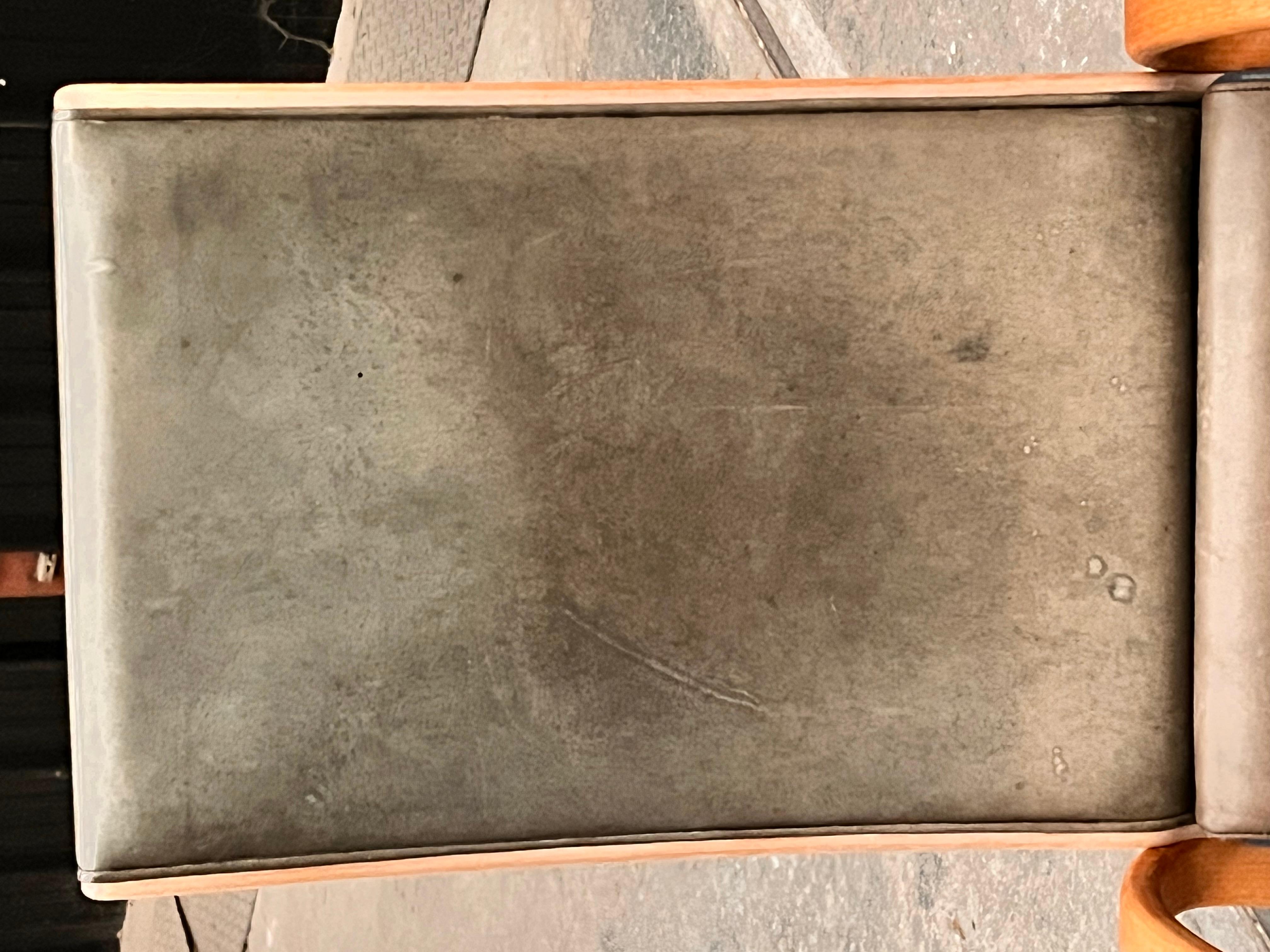 Sorprendente sedia da ufficio degli anni '70 in legno massiccio e pelle, un vero UFO! in vendita 7