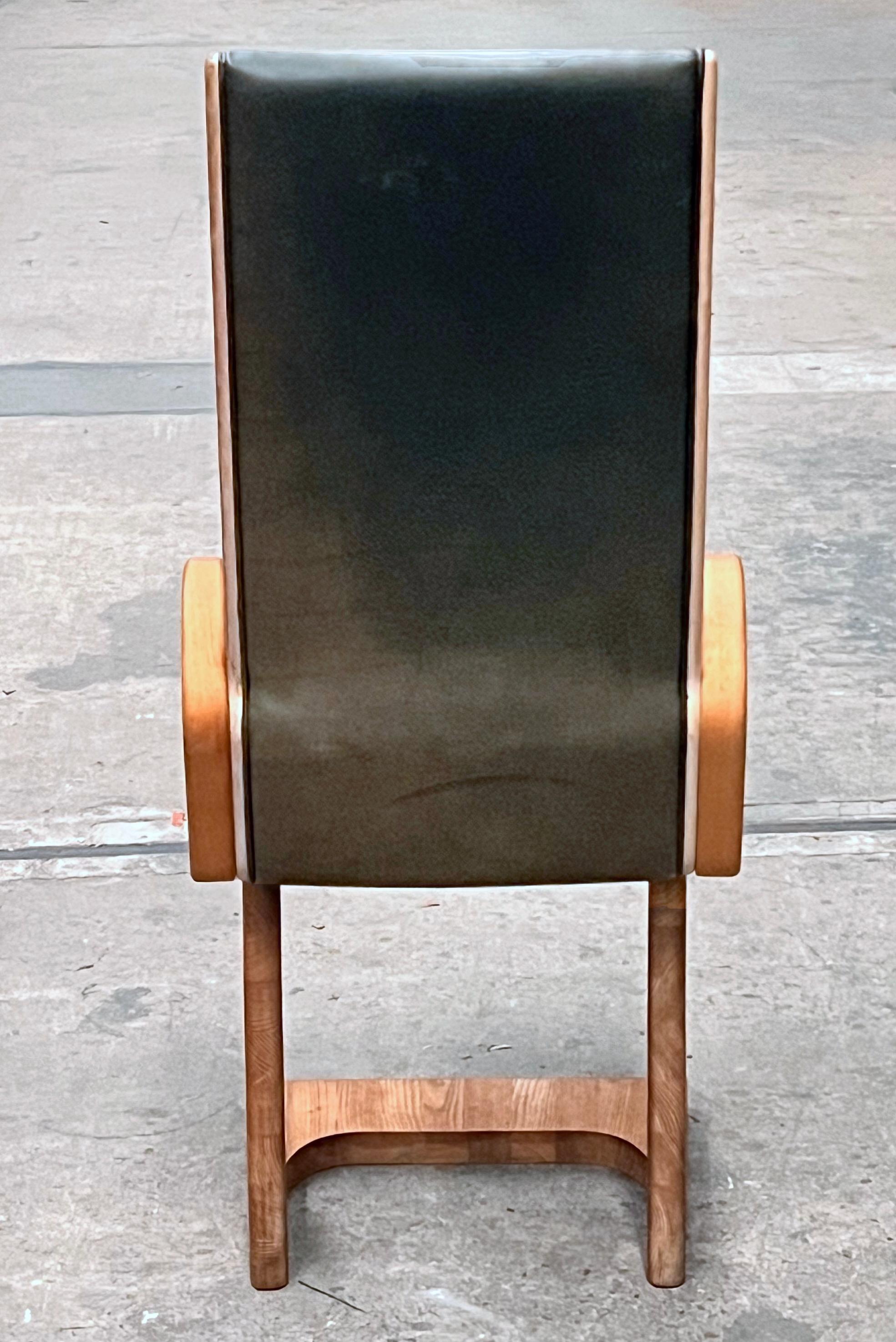 Sorprendente sedia da ufficio degli anni '70 in legno massiccio e pelle, un vero UFO! in vendita 1
