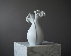 Jarrón blanco 'Surrea' de Wilhelm Kage para Gustavsberg Studio, Suecia, década de 1940