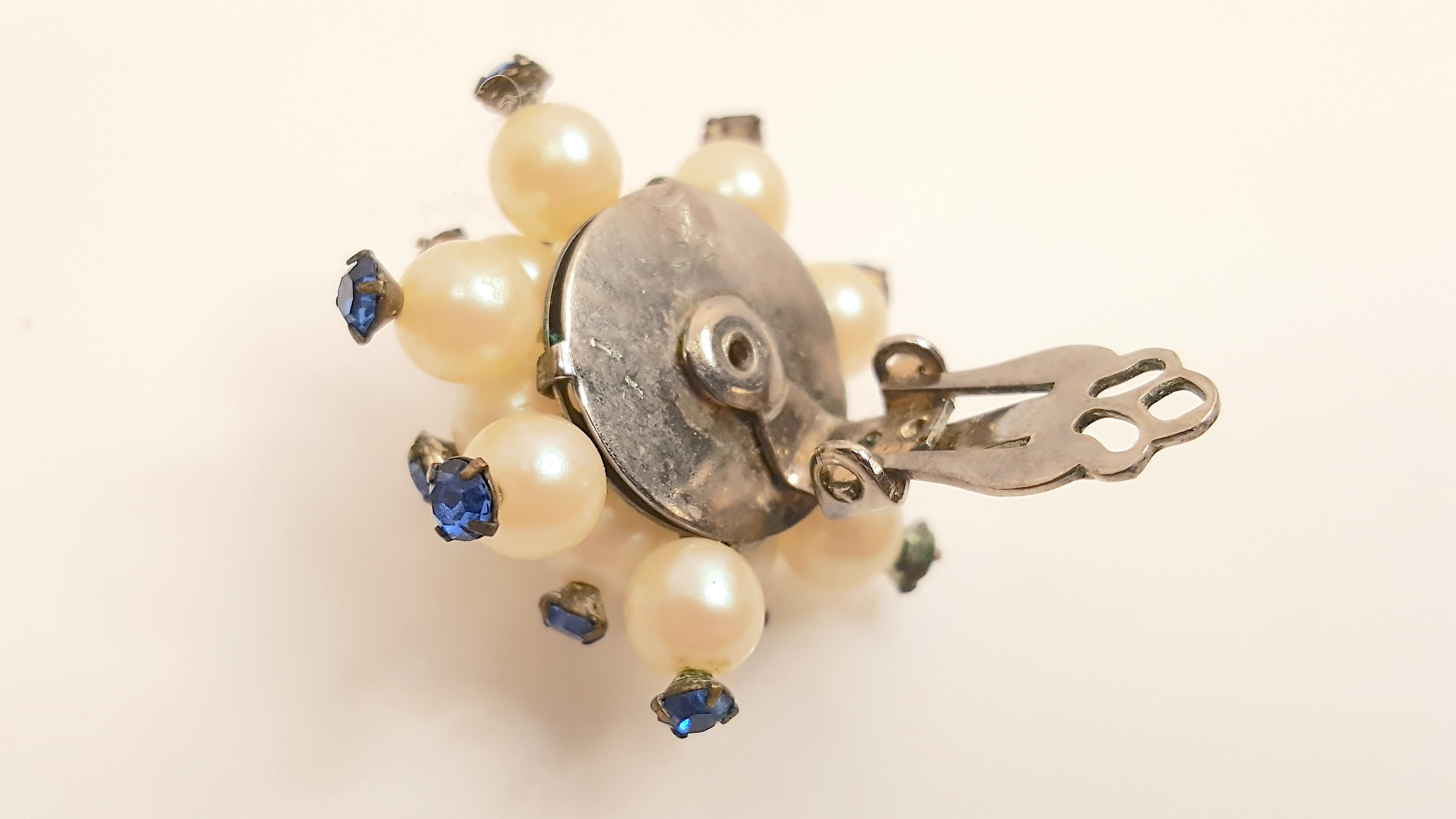 Taille ronde Ensemble de boucles d'oreilles et broche de style Schiaparelli-Dali 1936-49 en vente