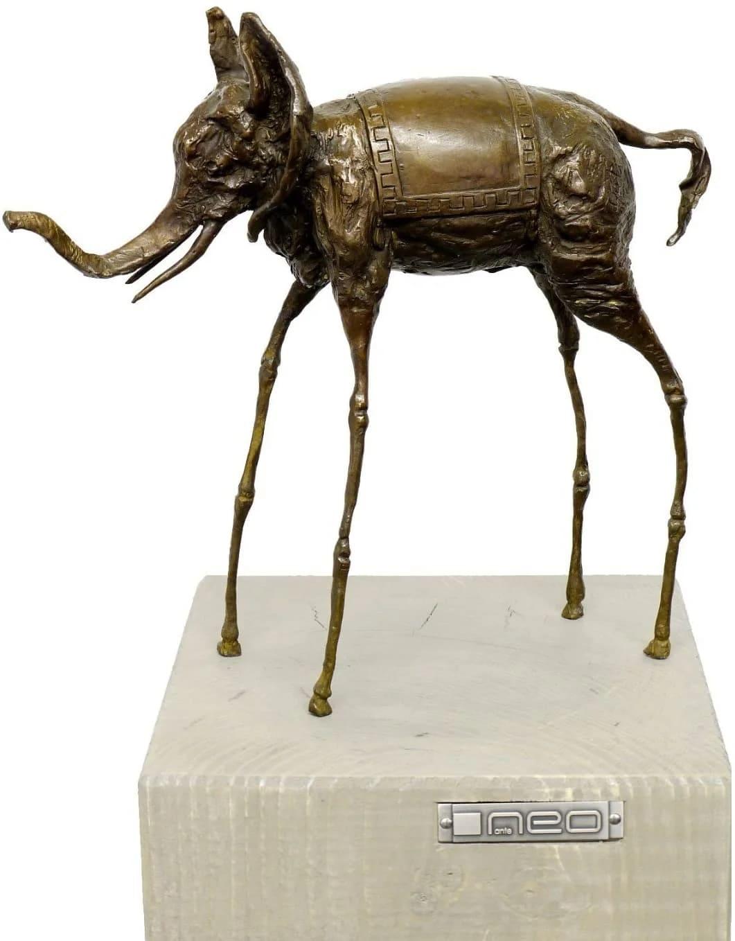 Surreal Bronze Sculpture - Space Elephant - Salvador Dali In Good Condition For Sale In Saint-Ouen, FR