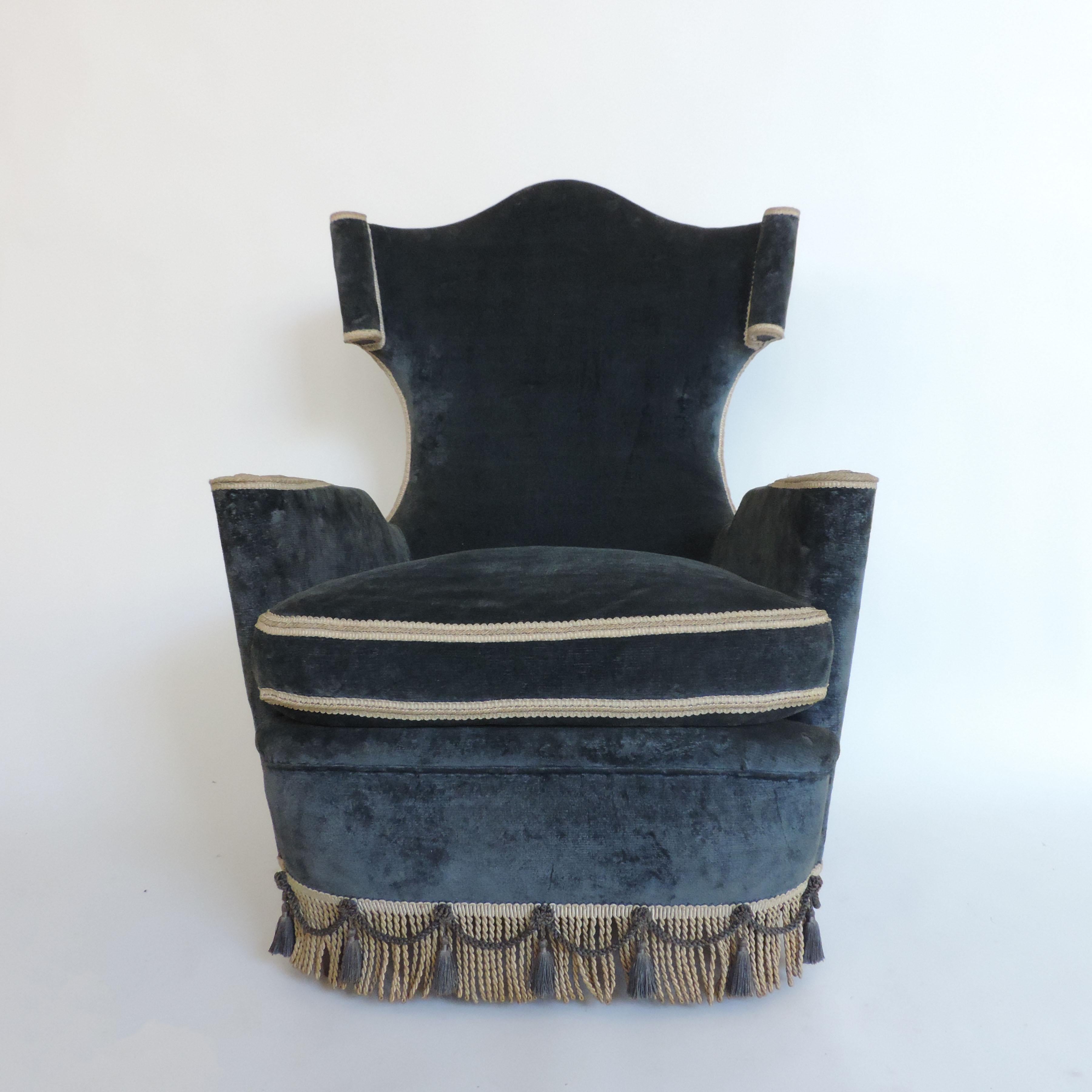 Mid-Century Modern Surreal Pair of Italian 1950s Armchairs in Dark Blue Velvet For Sale