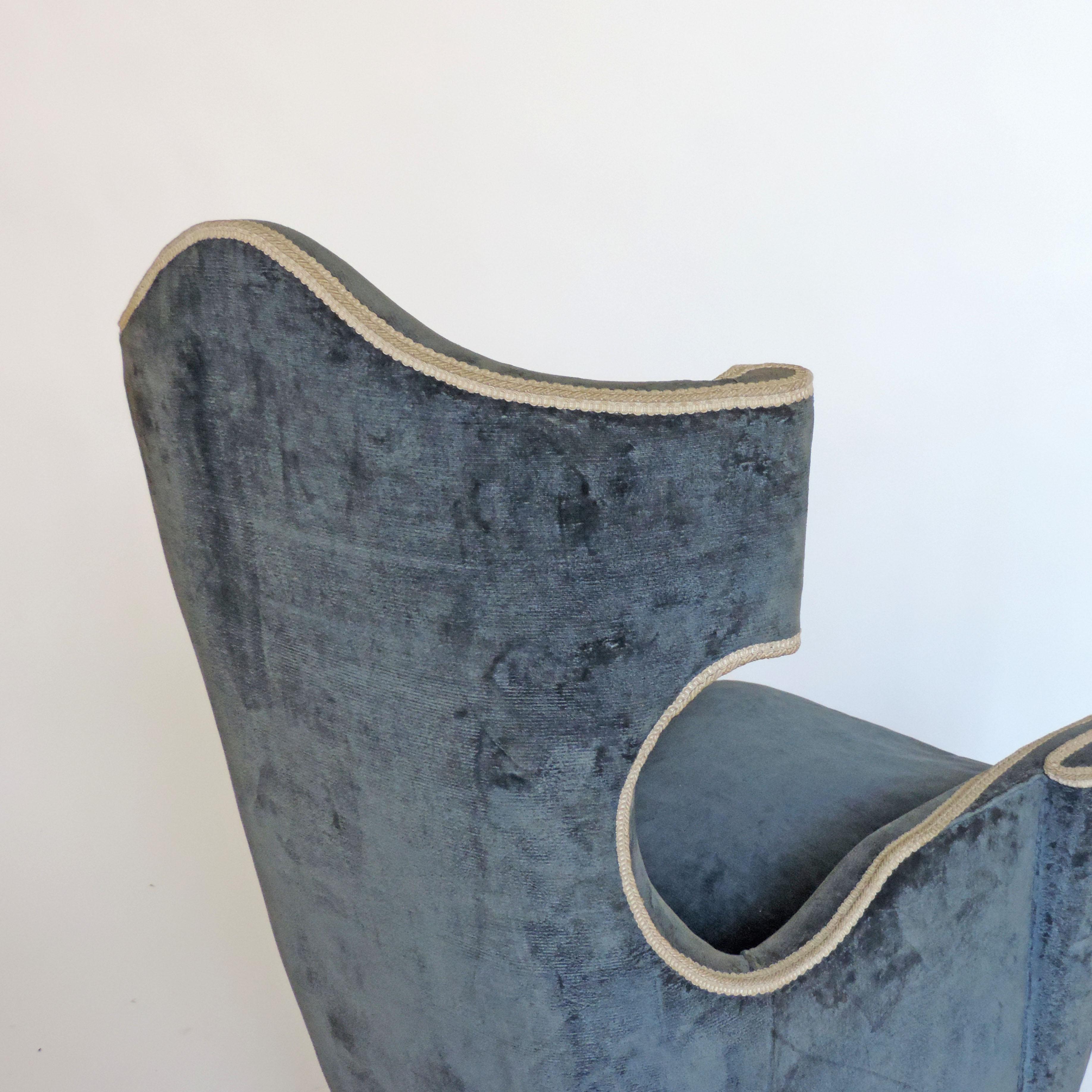 Upholstery Surreal Pair of Italian 1950s Armchairs in Dark Blue Velvet For Sale