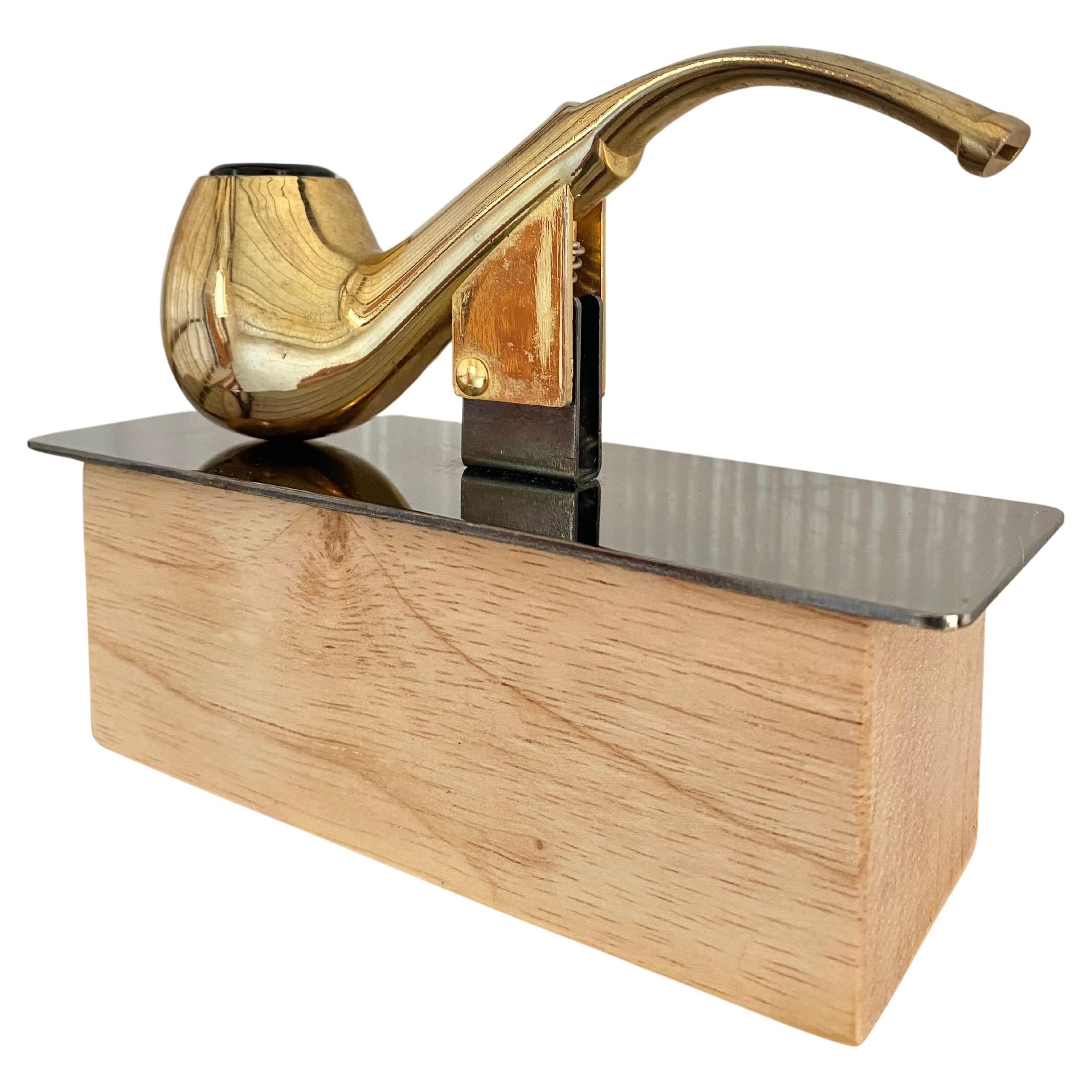 Surrealistische Pfeifenskulptur aus Messing (Nach Sherrie Levine)