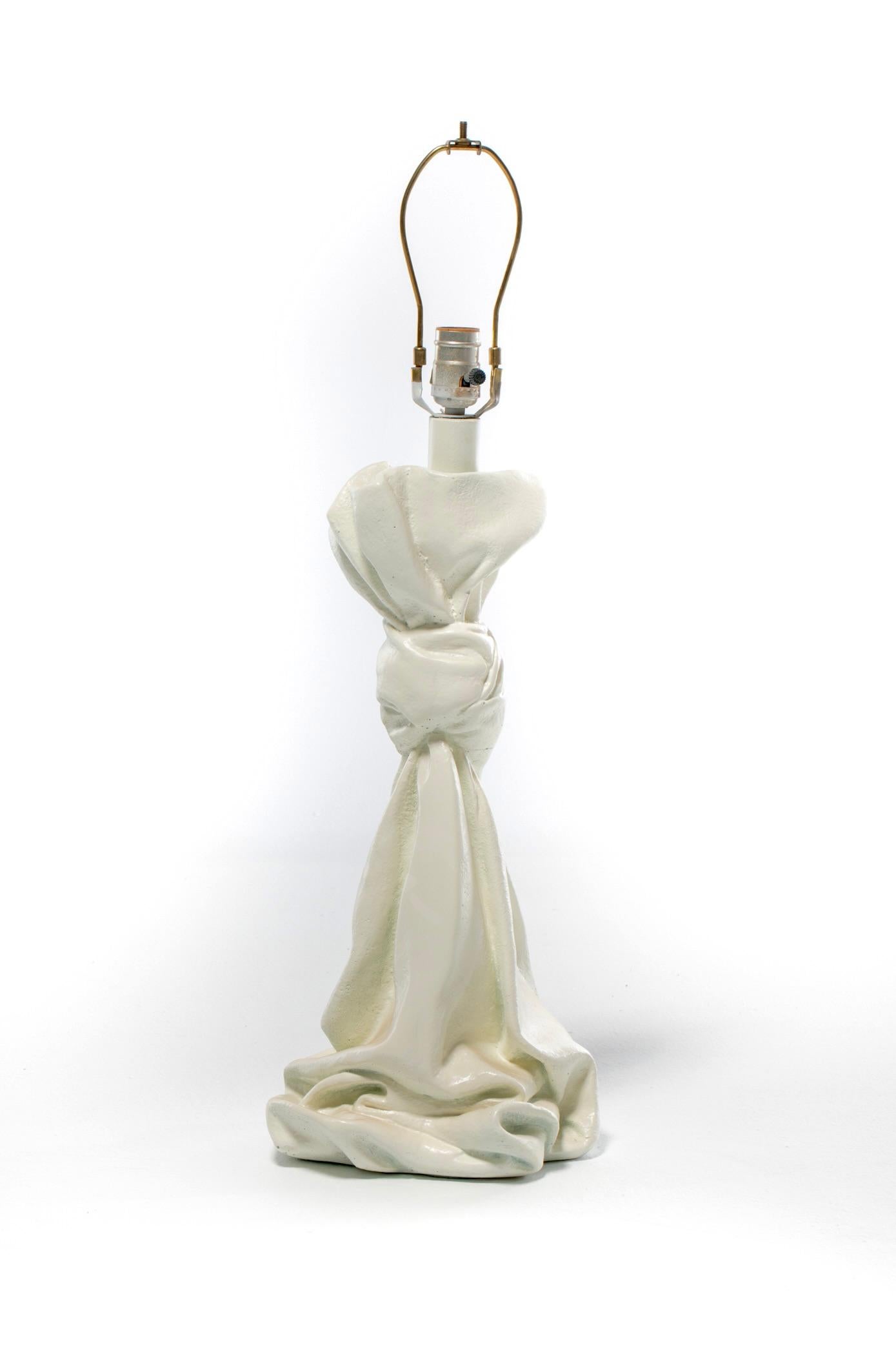 Americano Lampada surrealista in gesso con tessuto annodato in stile John Dickinson c.C. anni '70 in vendita