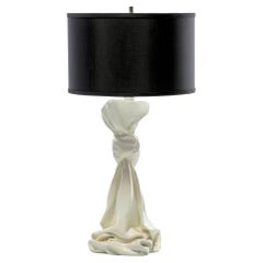Lampe surréaliste de style John Dickinson en plâtre drapé de tissu noué C.C. 1970