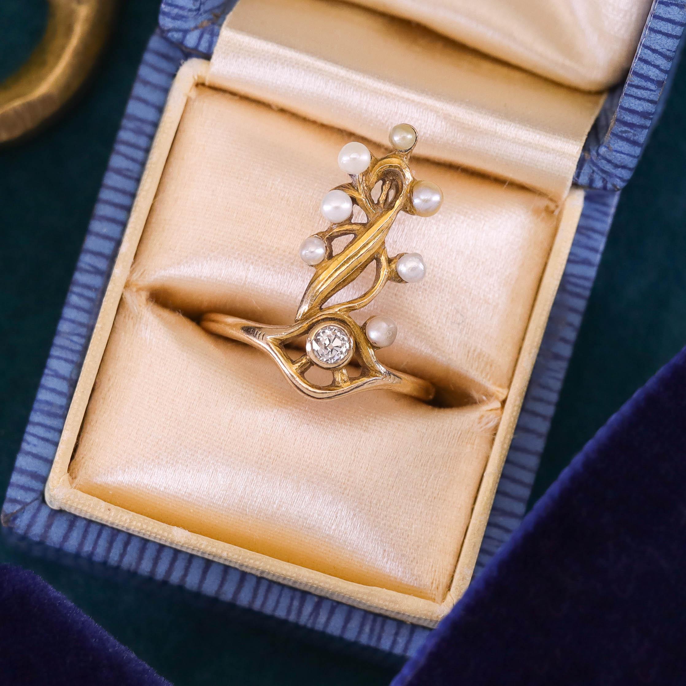 Surrealist Pearl and Diamond Eye Ring of 14k Gold For Sale 1