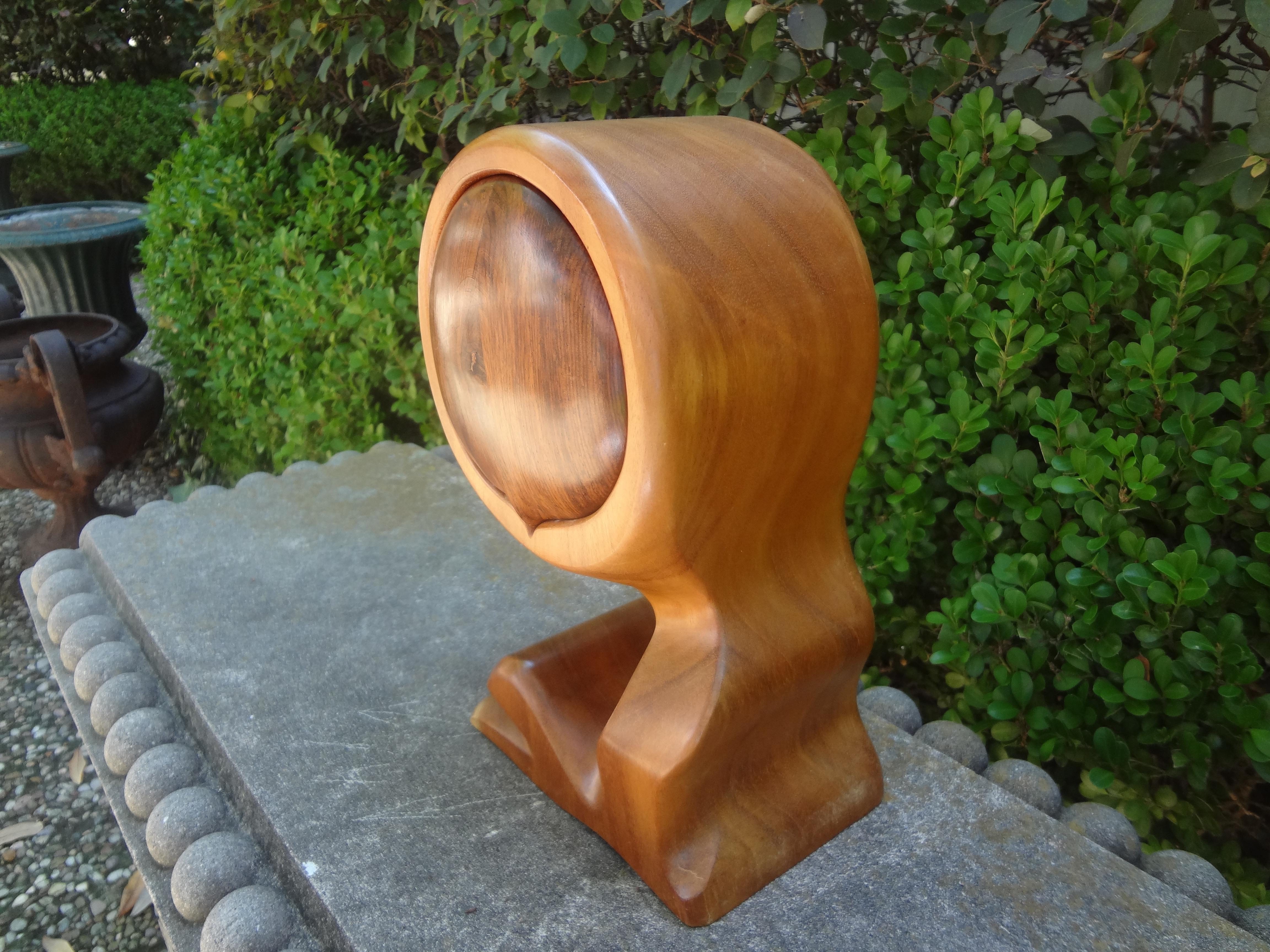  Surrealistische Stil geschnitzt Wood Decorative Box (20. Jahrhundert) im Angebot