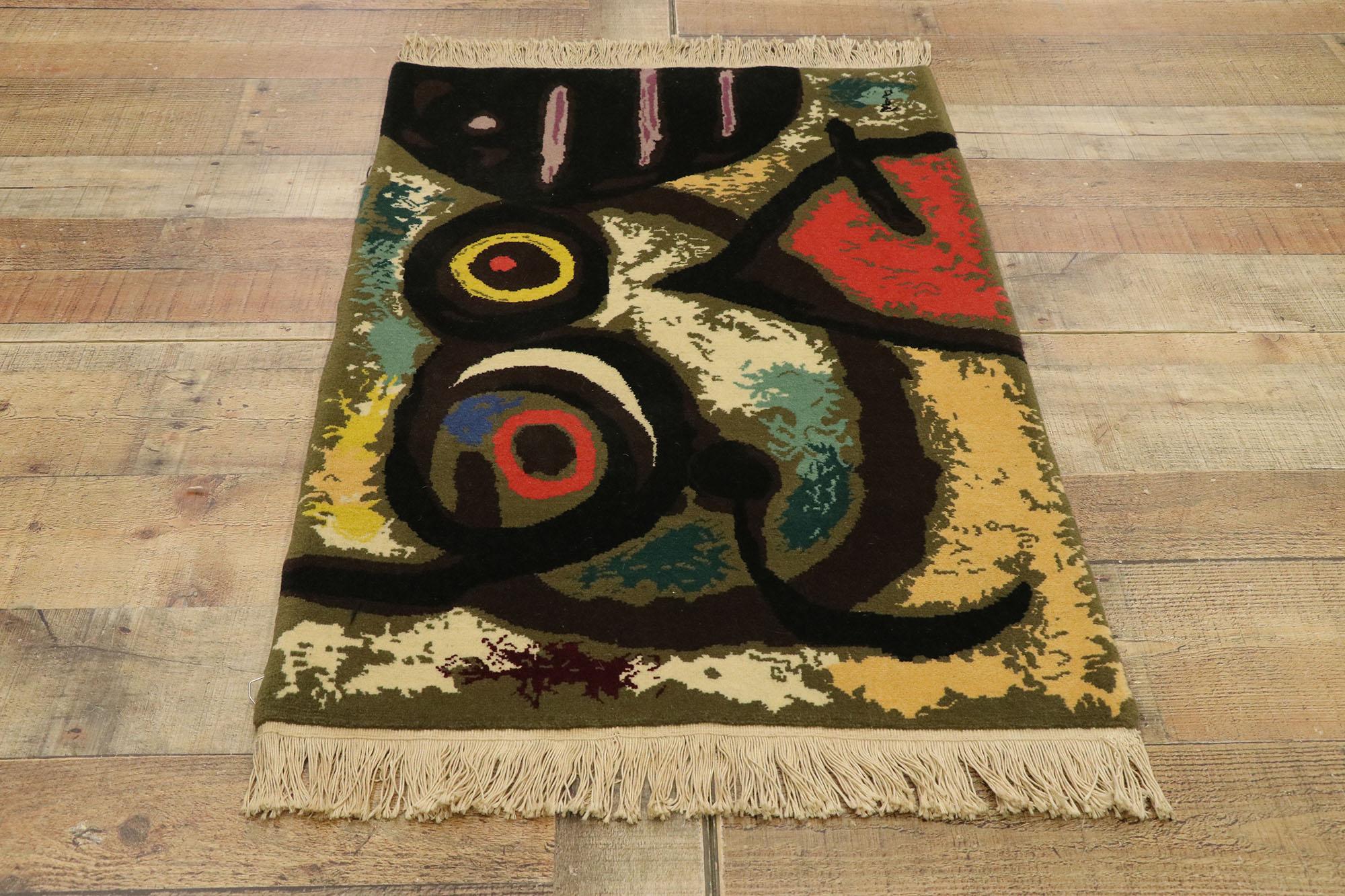 Alfombra surrealista de finales del siglo XX inspirada en Joan Miró, Femme Et Oiseaux Anudado a mano en venta