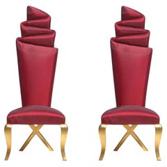 realistisches modernes Paar Stühle in Gold und Rot