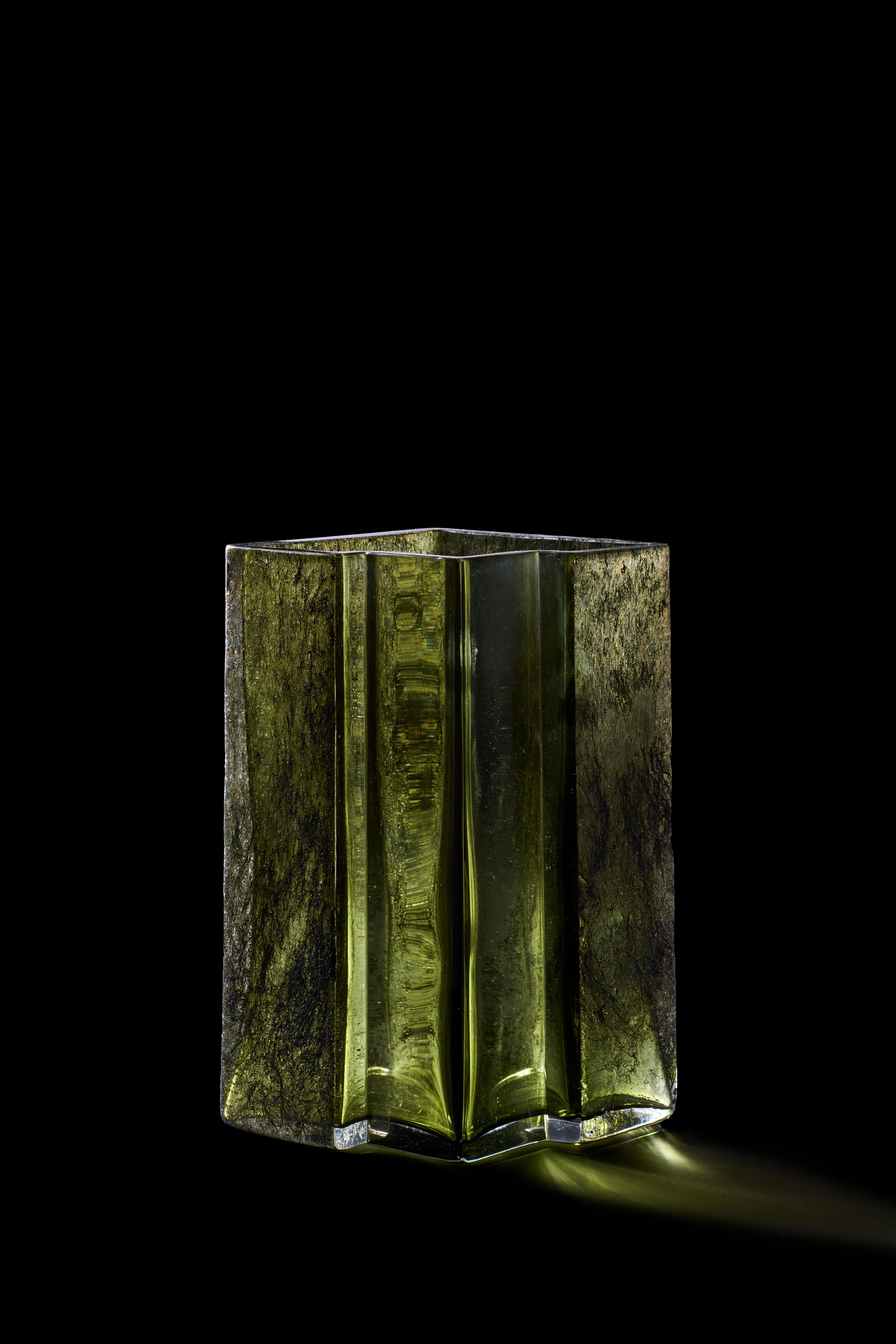 Surrounded by Green Vase by Paolo Marcolongo In New Condition For Sale In Geneve, CH