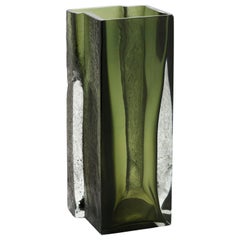 Umgeben von grüner Vase von Paolo Marcolongo