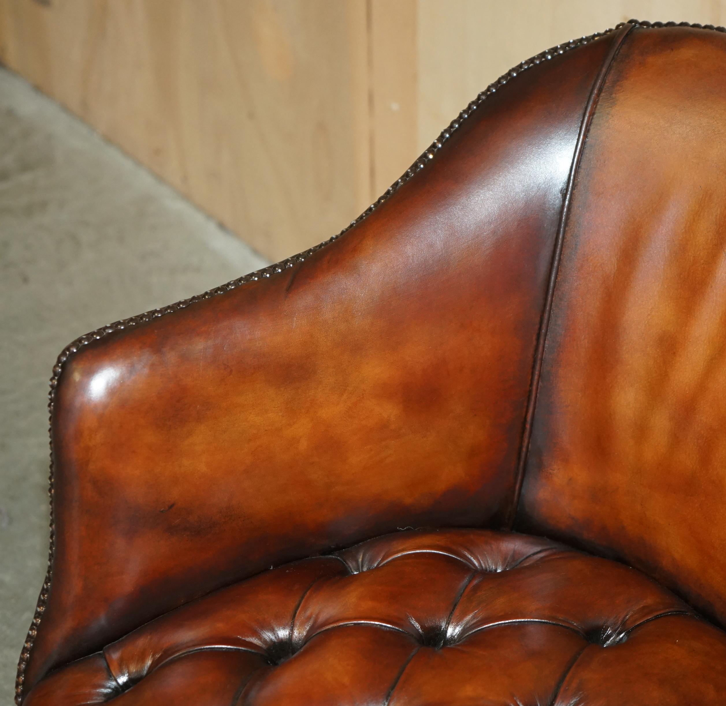 ÜBERLEBENDER DES DEUTSCHEN LUFTANGRIFFS VON 1940 RESTORIERTEN ViCTORIANISCHEN CHESTERFIELD KAPITÄNSSTUHL im Angebot 1