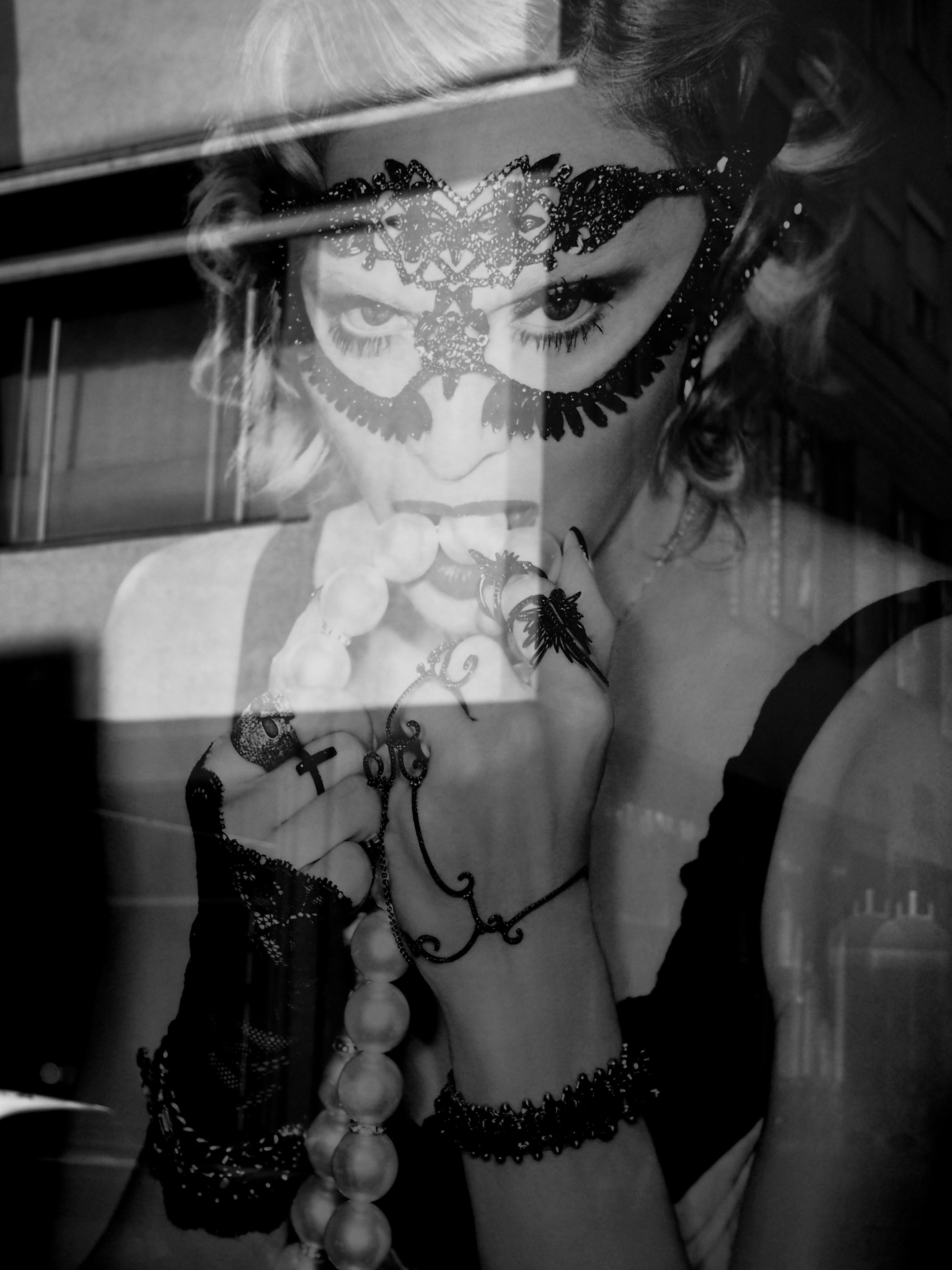Black and White Photograph Susan Aurinko - Vixen, Vienne