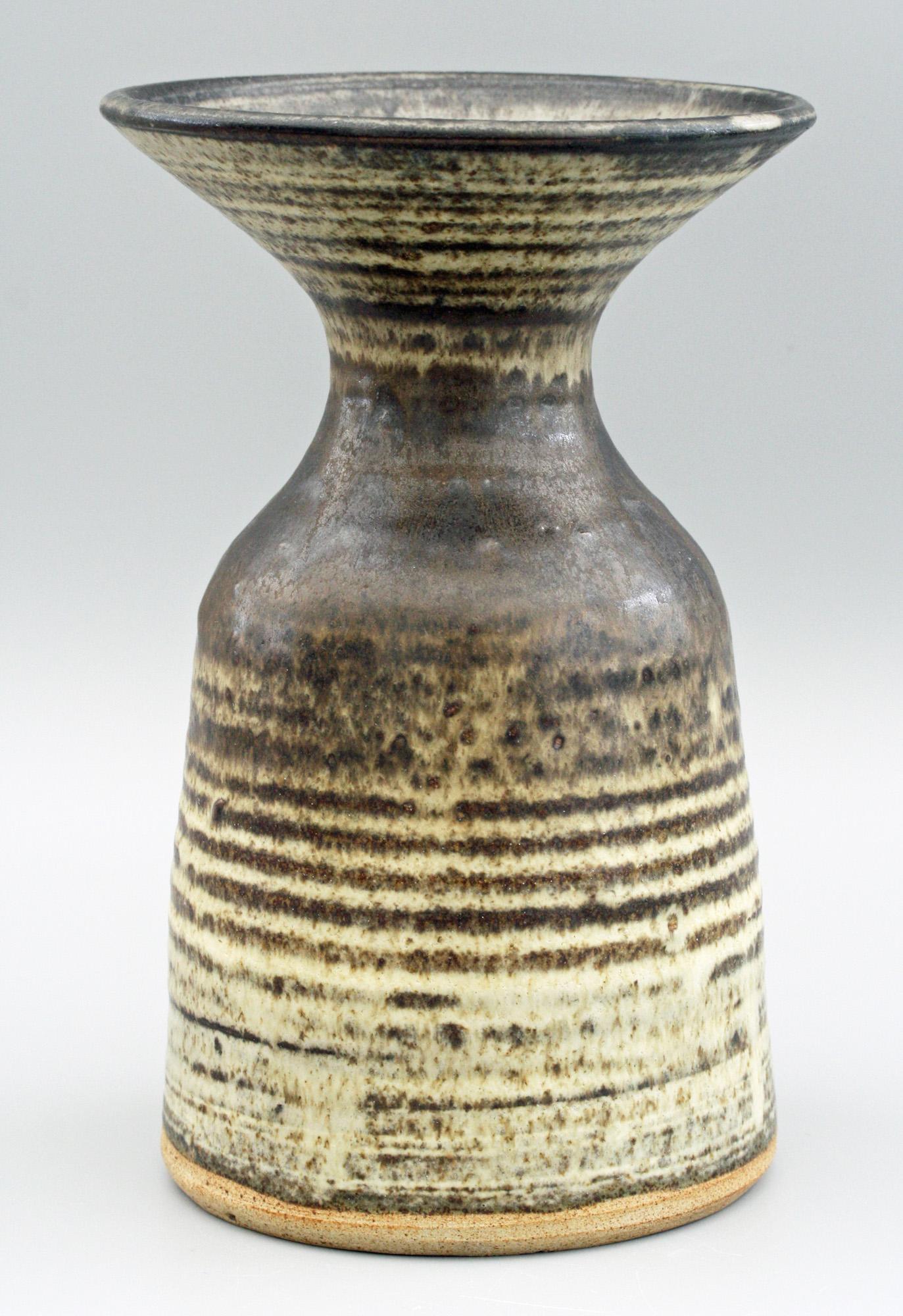 Susan Bennett, englisch glasierte, gedrehte Studio Pottery-Vase (Handgefertigt) im Angebot