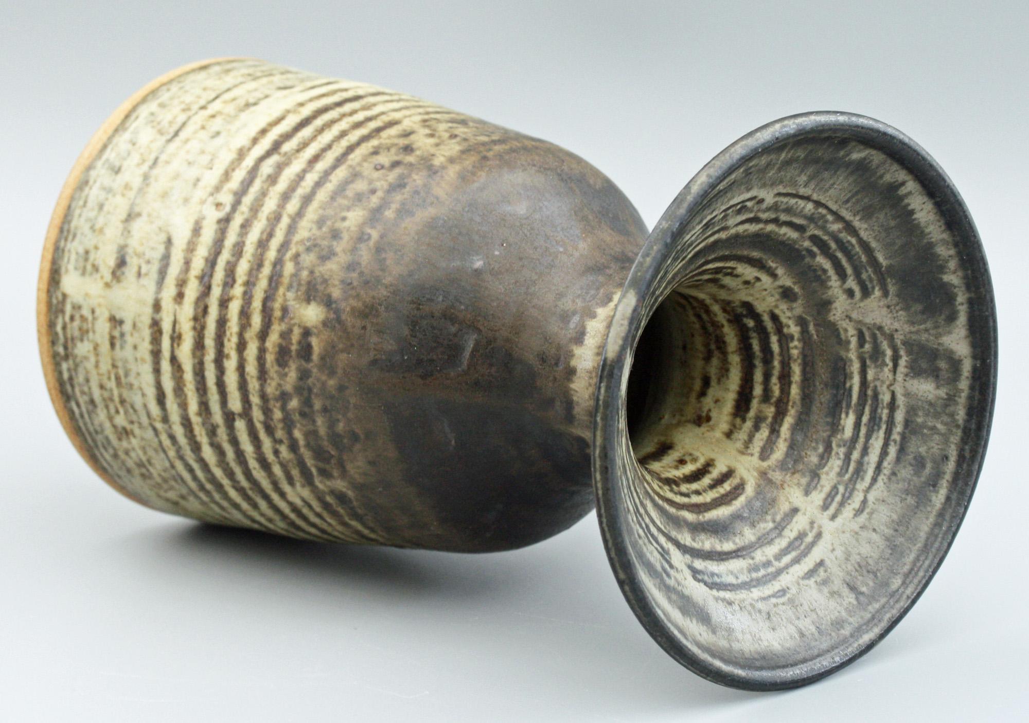Susan Bennett, englisch glasierte, gedrehte Studio Pottery-Vase (Ende des 20. Jahrhunderts) im Angebot