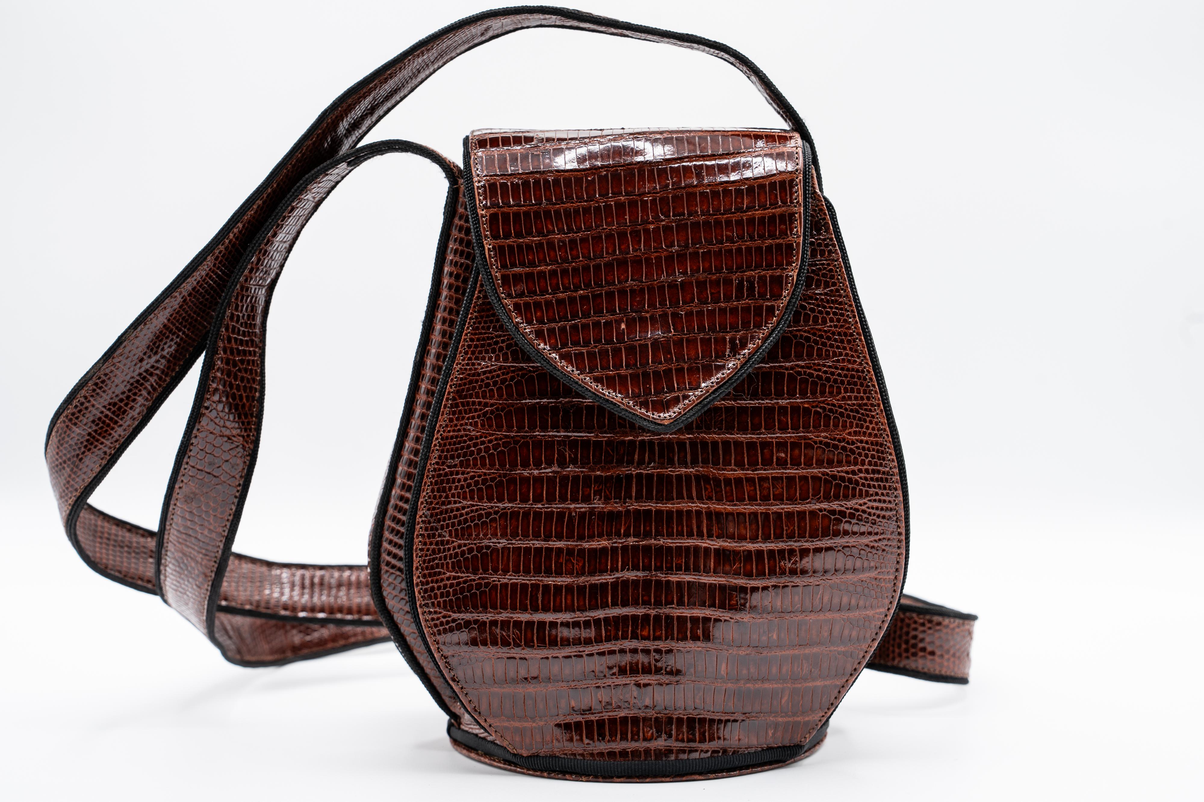 Susan Bennis Warren Edwards Brown Leather Teardrop Bag In Excellent Condition For Sale In Boca Raton, FL