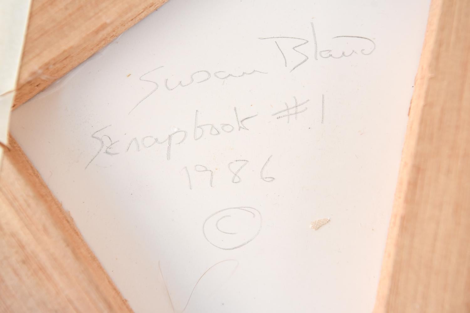 Susan Bland, „Scrapbook #1“, Original-Kunstkomposition in Vitrine, 1986 (Textil) im Angebot