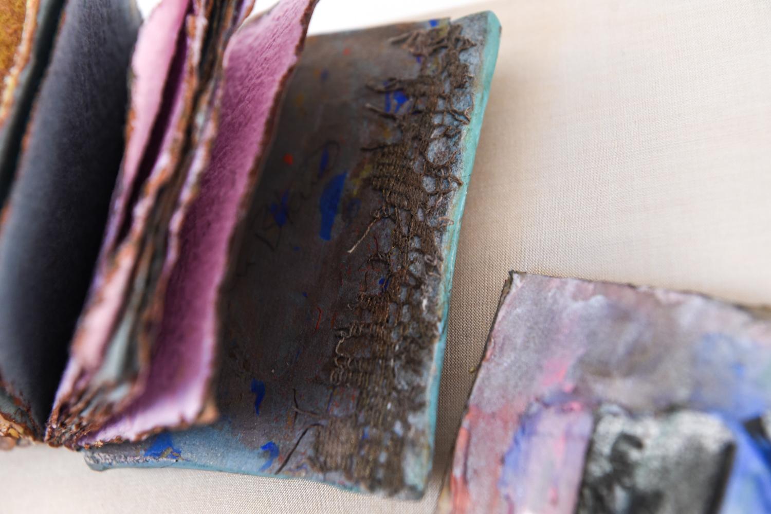 Susan Bland, „Scrapbook #1“, Original-Kunstkomposition in Vitrine, 1986 im Angebot 3