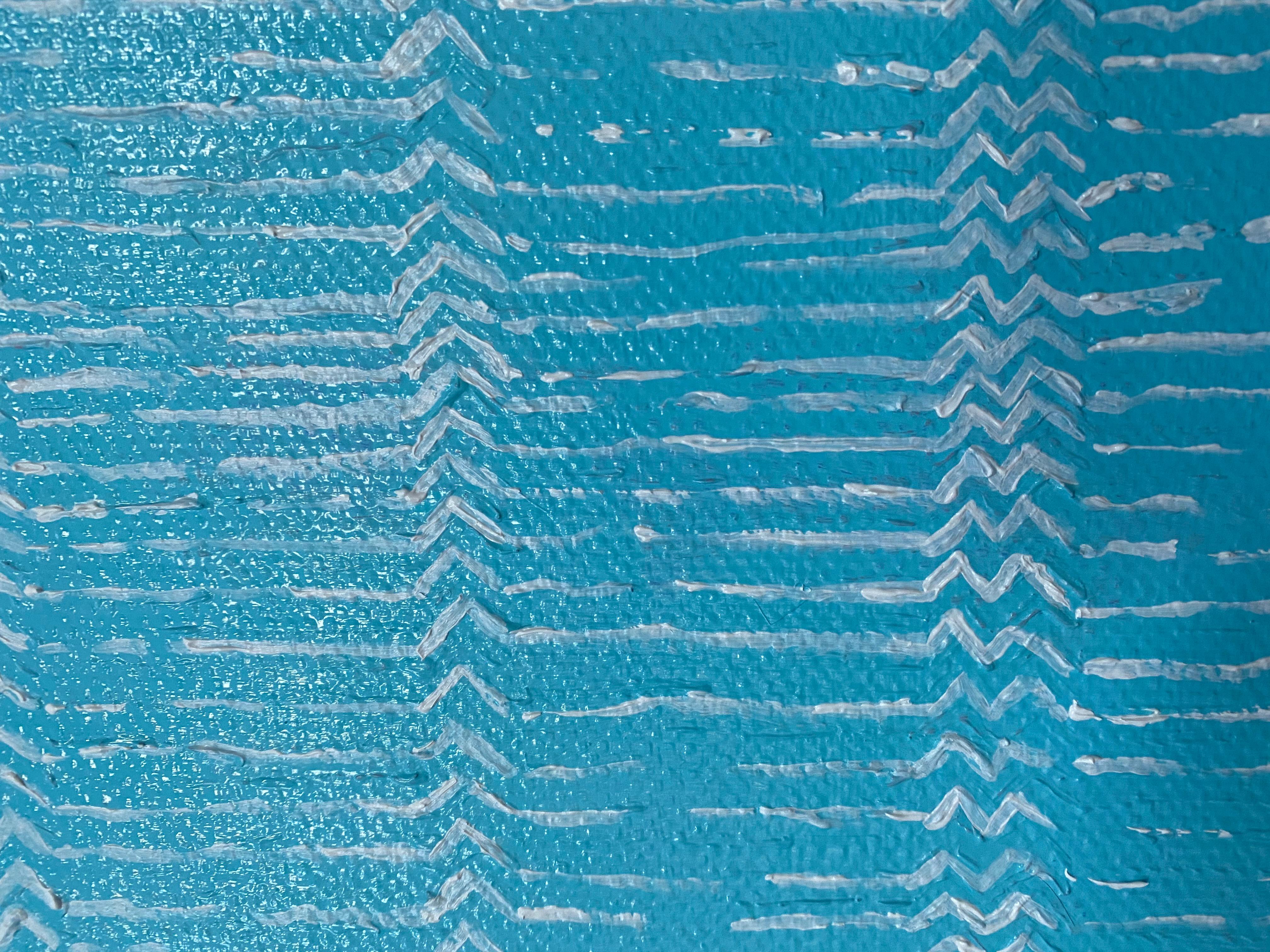 Flowing Through Blue è un vero e proprio pezzo forte di Bleakley. Presenta tutte le caratteristiche di intricatezza per le quali è conosciuta, insieme a splendidi colori. Susan dipinge nel suo studio sulla scogliera o nei giardini che si affacciano