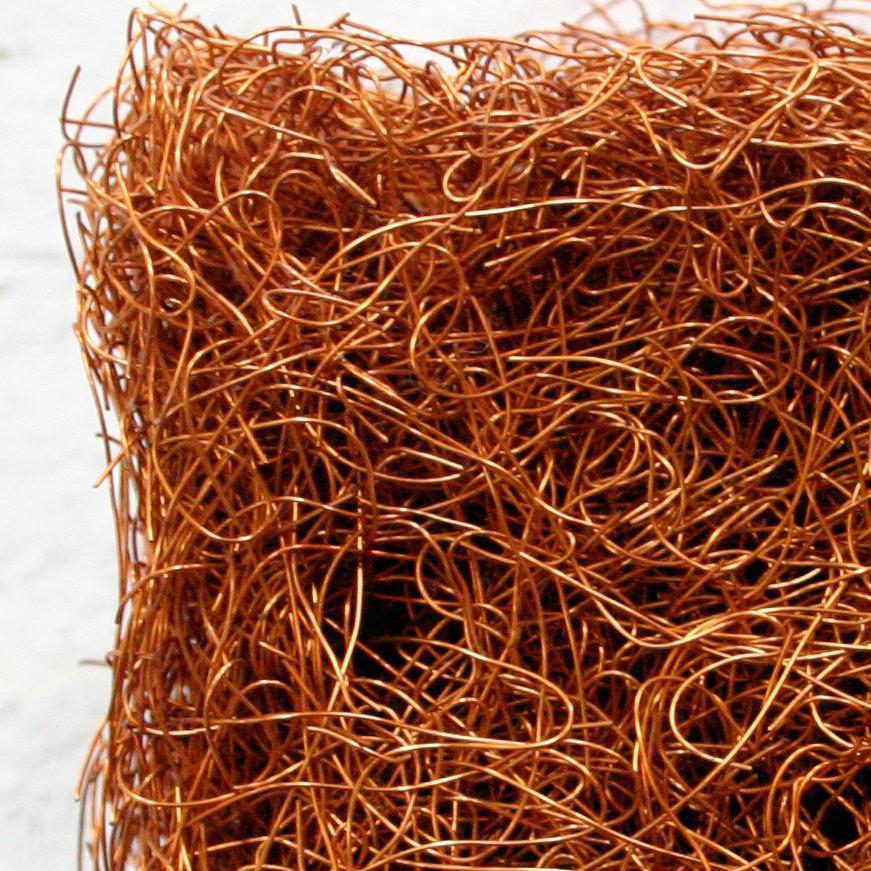 Kupferwürfel – Sculpture von Susan Bleakley