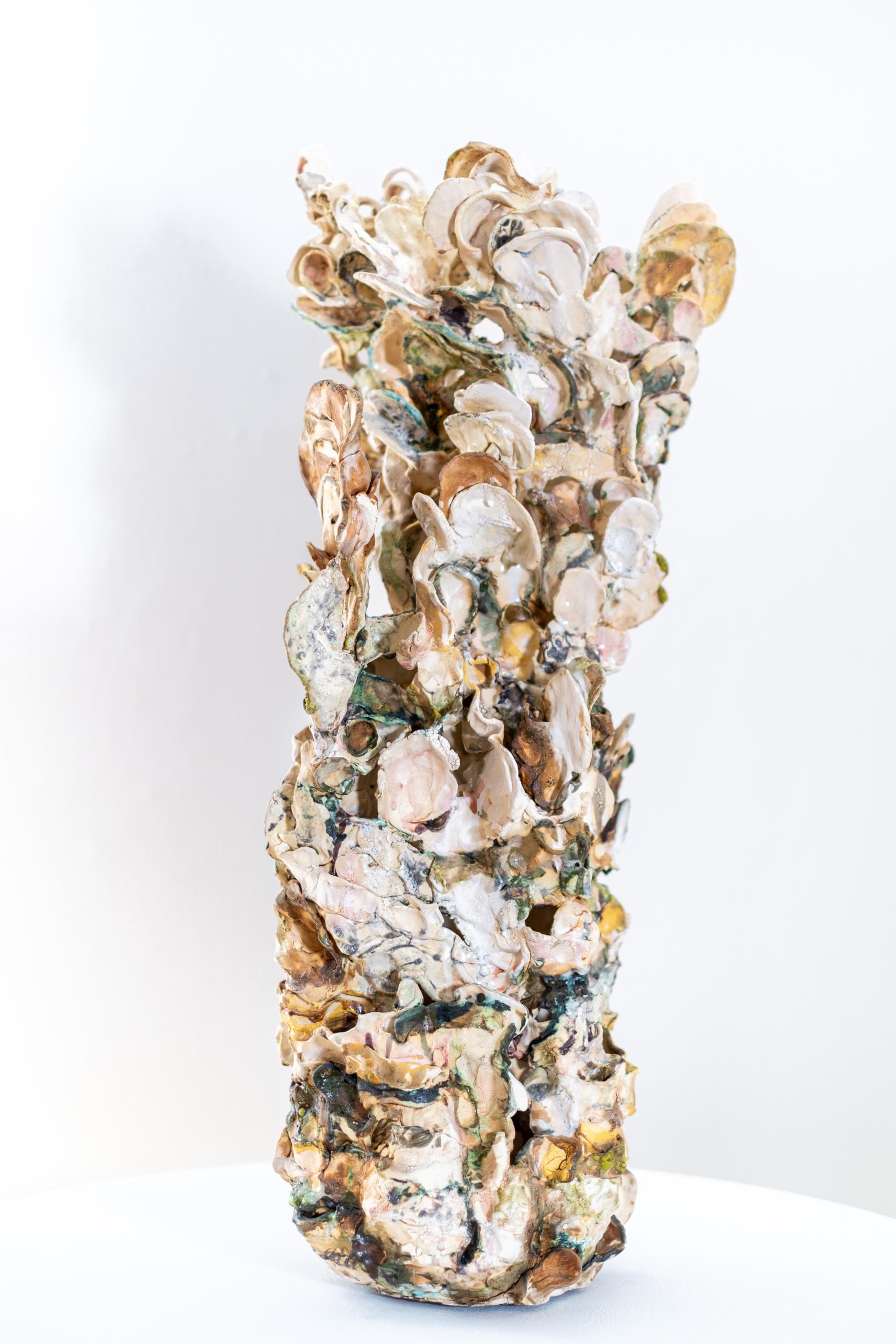 Traverse - scultura contemporanea, astratta, scolpita a mano, da tavolo in ceramica in vendita 2