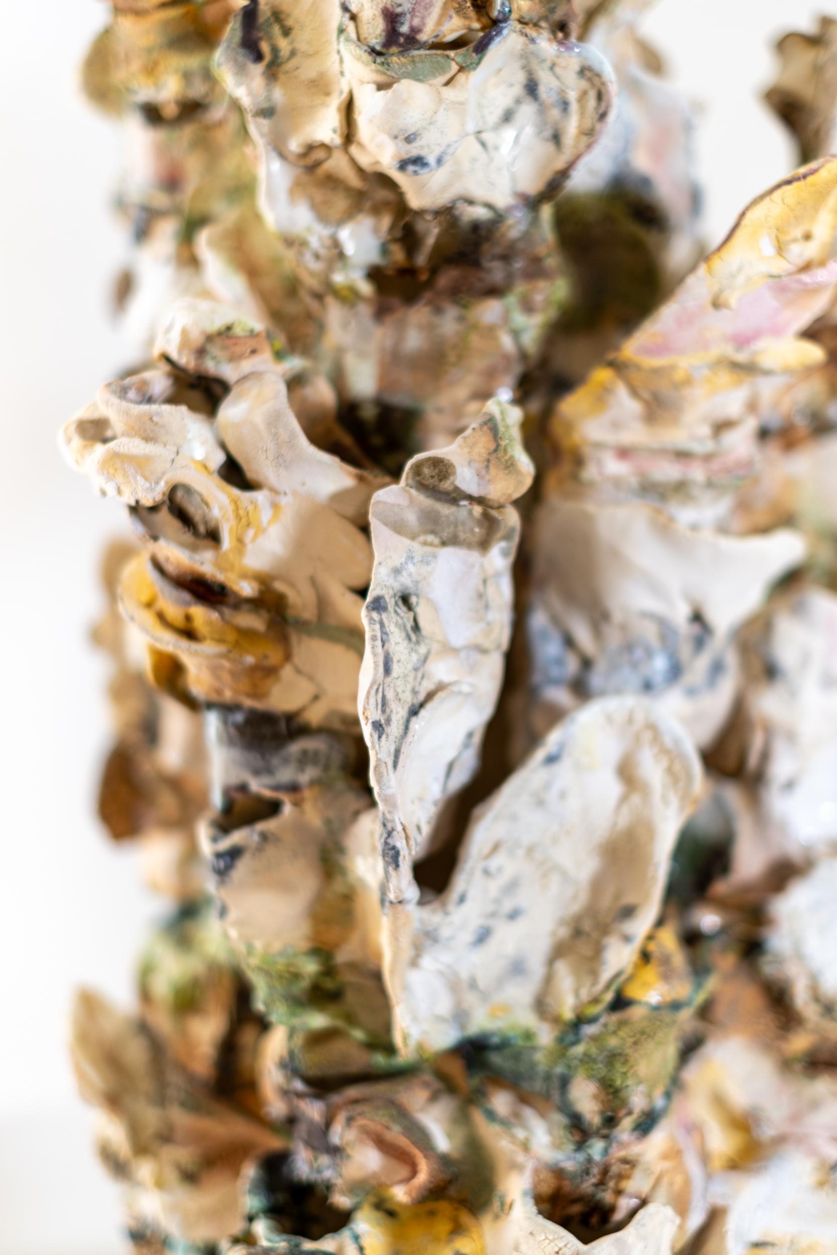 Traverse - scultura contemporanea, astratta, scolpita a mano, da tavolo in ceramica in vendita 5