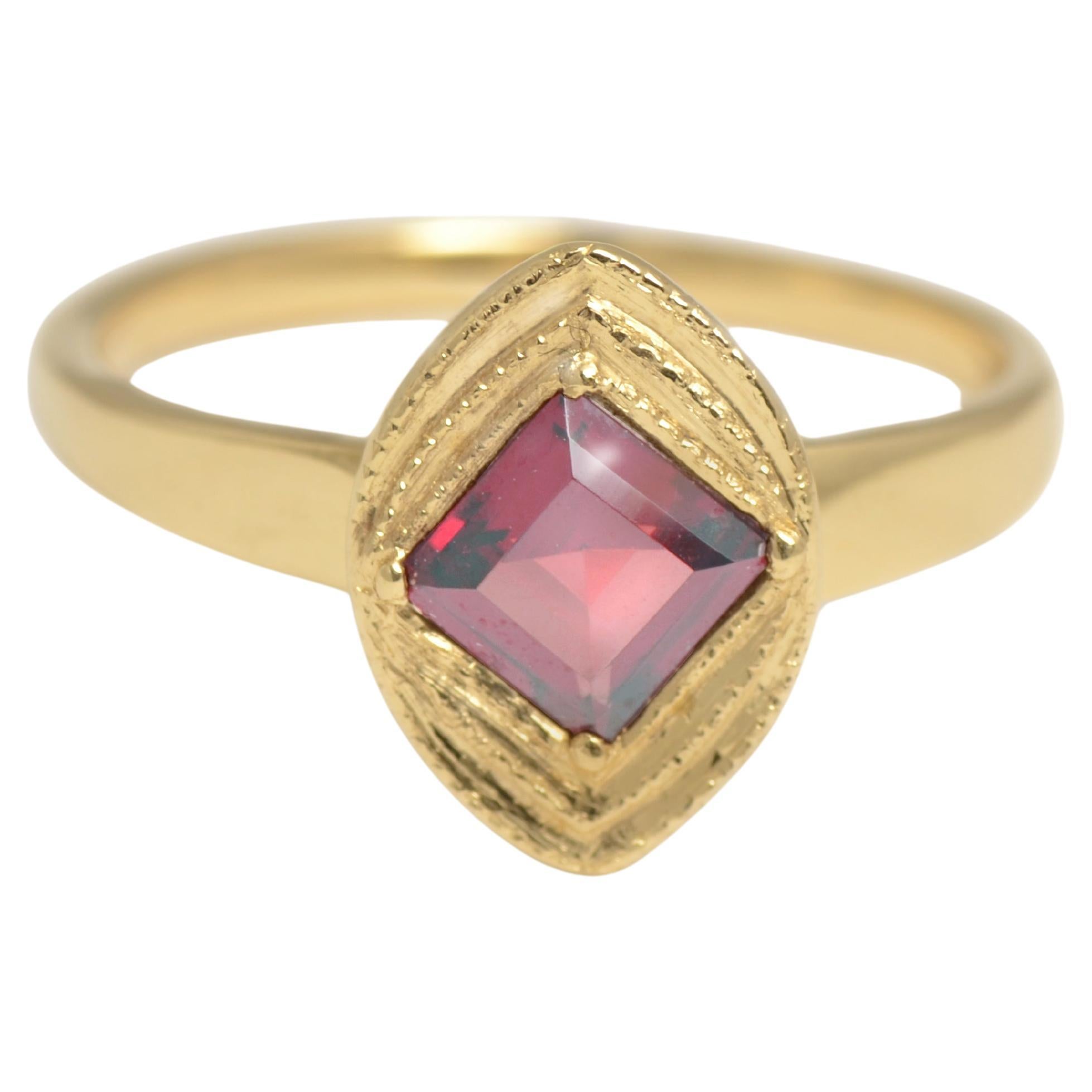 Susan Crow Studio Asscher-Cut Rhodolite Garnet and Yellow Gold Ring For Sale