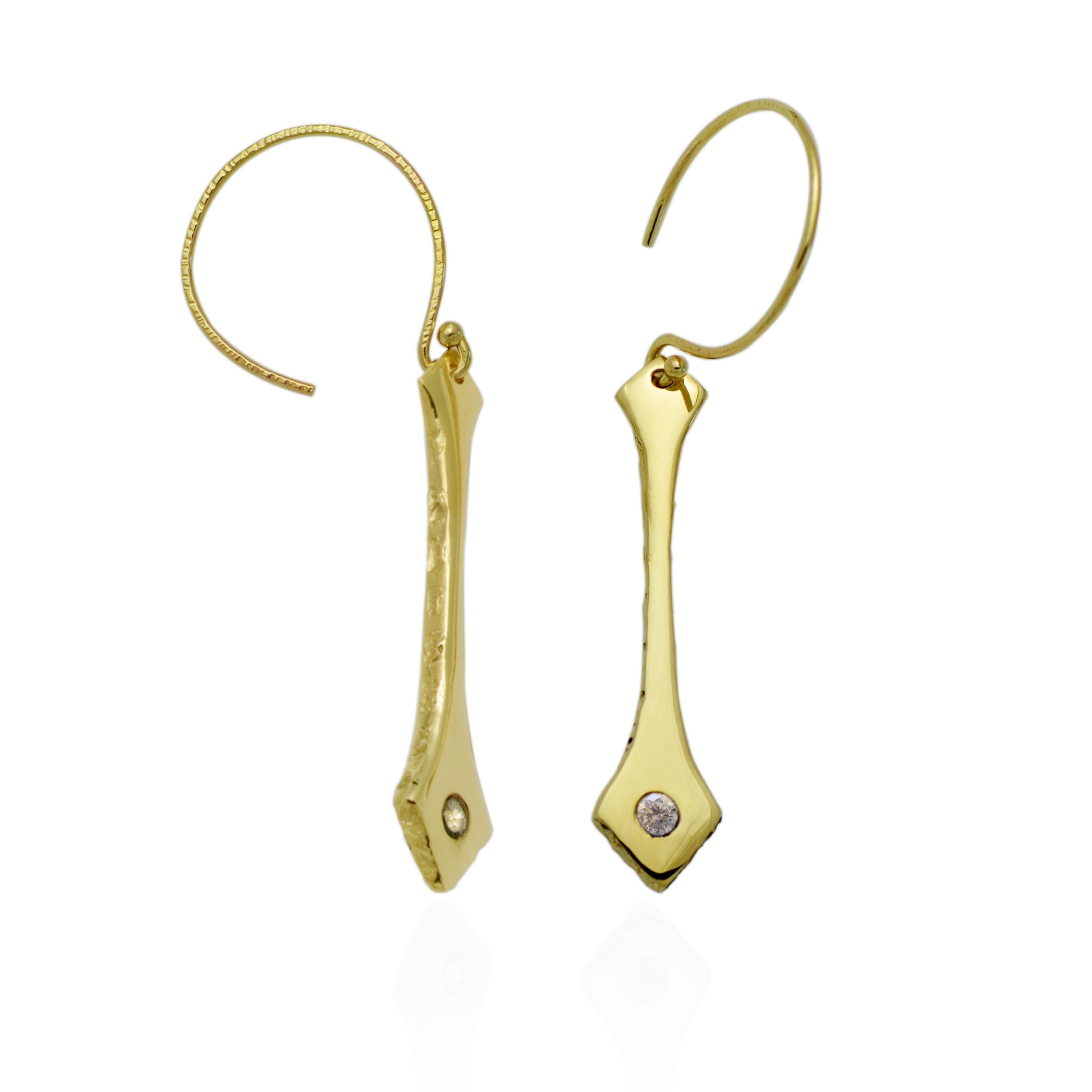 Round Cut Susan Crow Studio Diamond and Gold Modern Drop Earrings For Sale