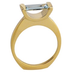 Susan Crow Studio Fairmined Gold and Aquamarine Sliver of Water Ring