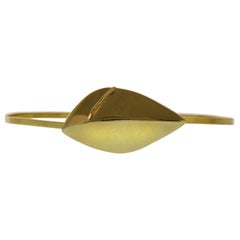 Susan Crow Studio Flora Leaf Bracelet with Clasp in Yellow Gold