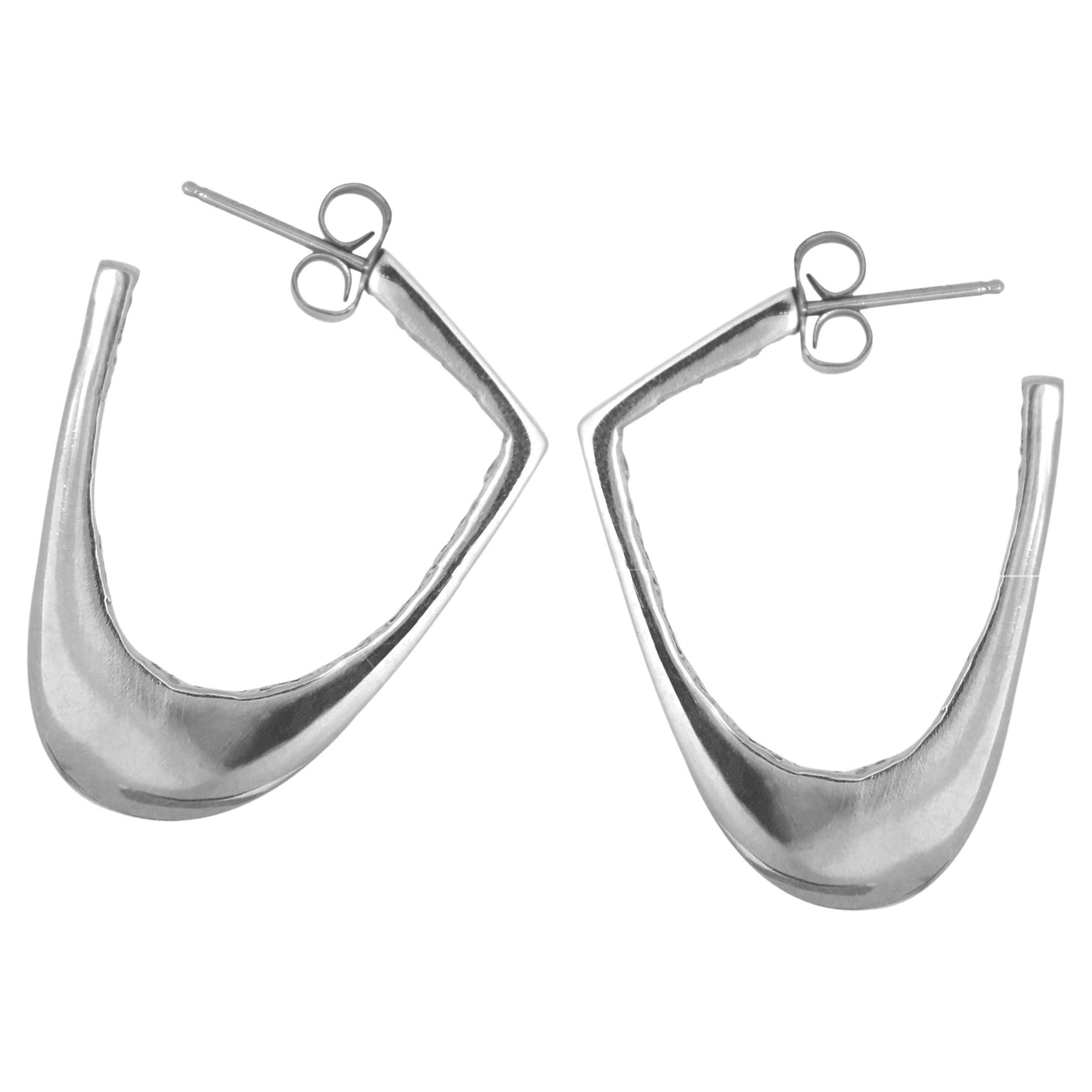 Women's or Men's Susan Crow Studio Sterling Silver Mid-Century Inspired Hoop Earrings with Posts For Sale