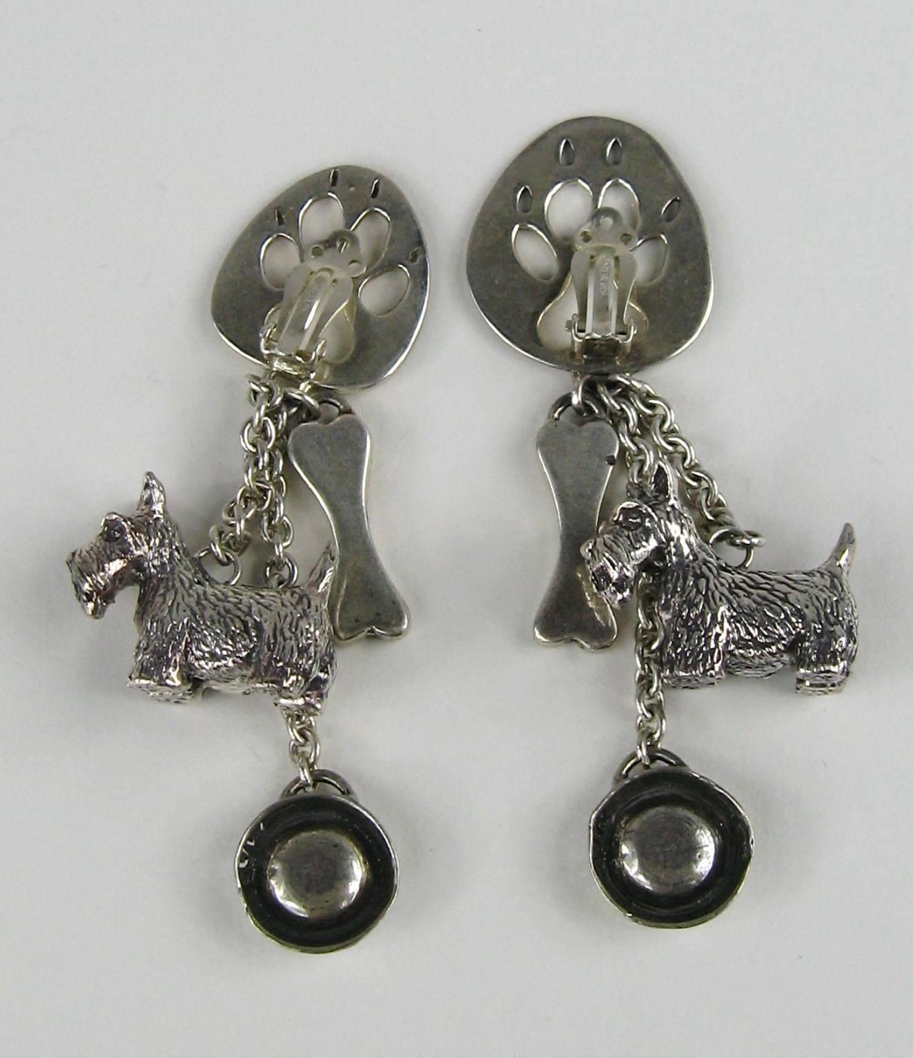 Susan Cummings Sterling Silver Dog Bone Dish Dangle earrings New, Never WORN  In New Condition For Sale In Wallkill, NY