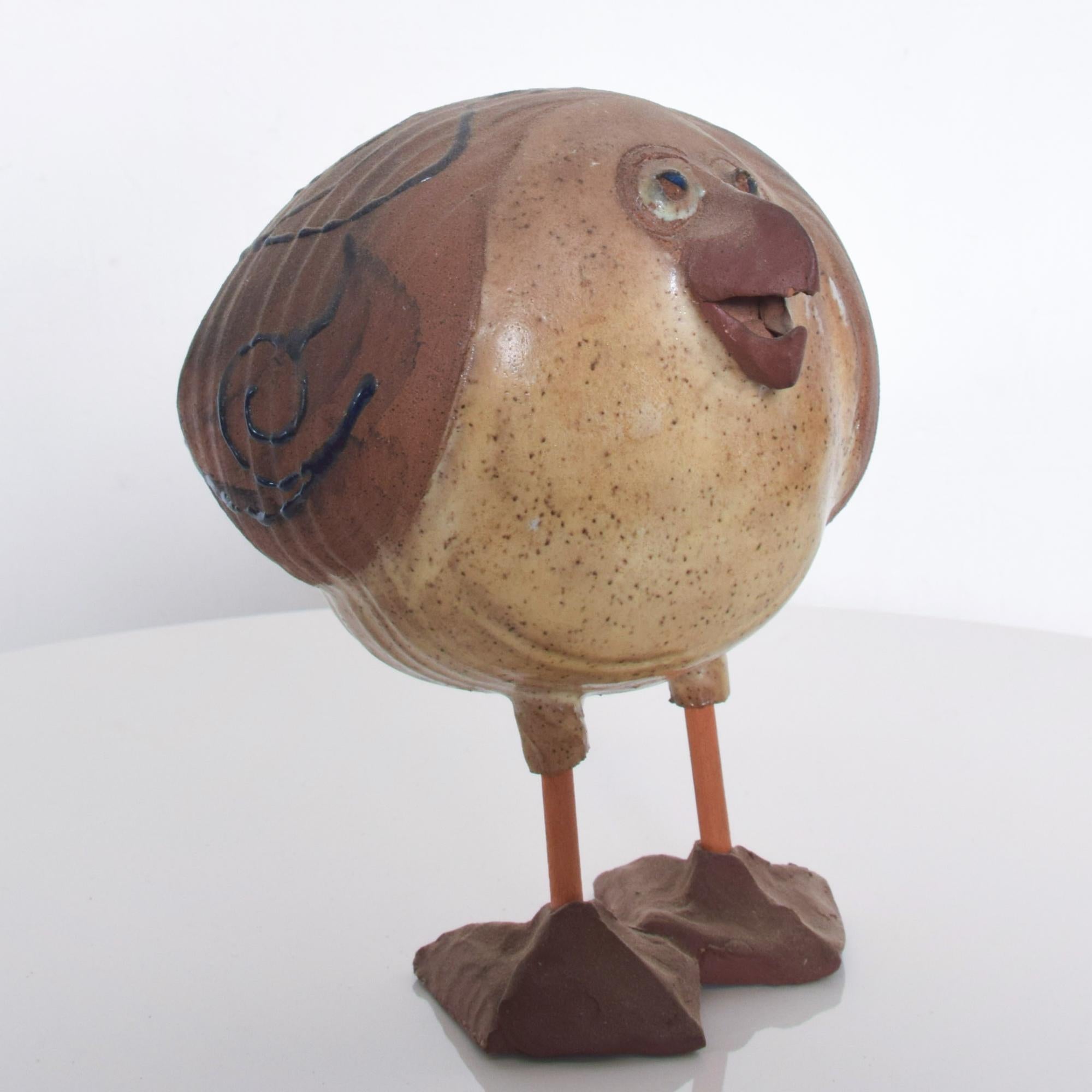 American Susan Davis Studio Art Pottery Plump Bird Snazzy Seagull Sculpture Figurine