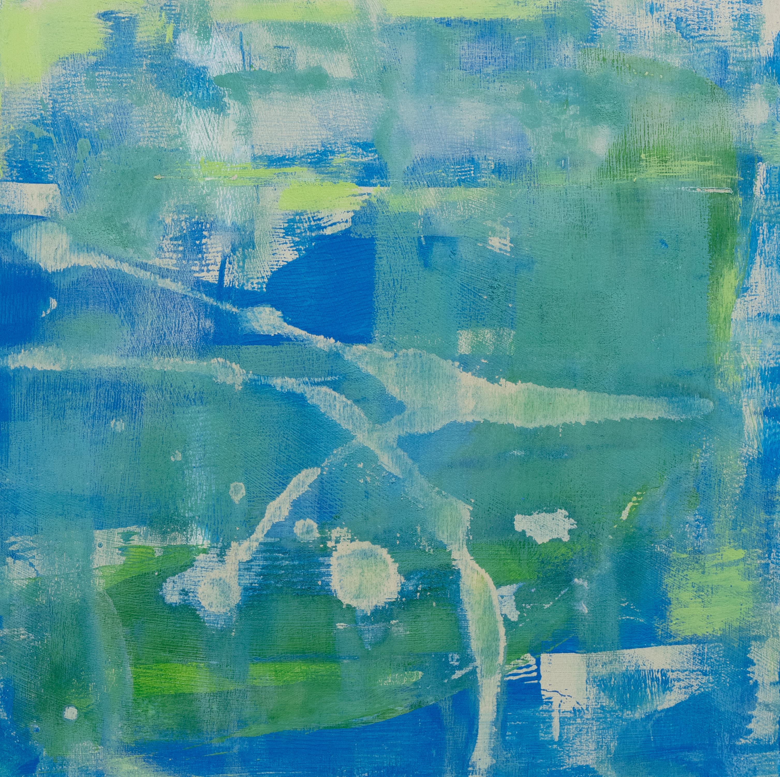 Questo piccolo dipinto astratto di Sue De Chiara è realizzato con colori acrilici su tavola. Presenta una tavolozza di colori blu, verde e verde e una composizione stratificata e minimalista. Il dipinto è incorniciato professionalmente in una