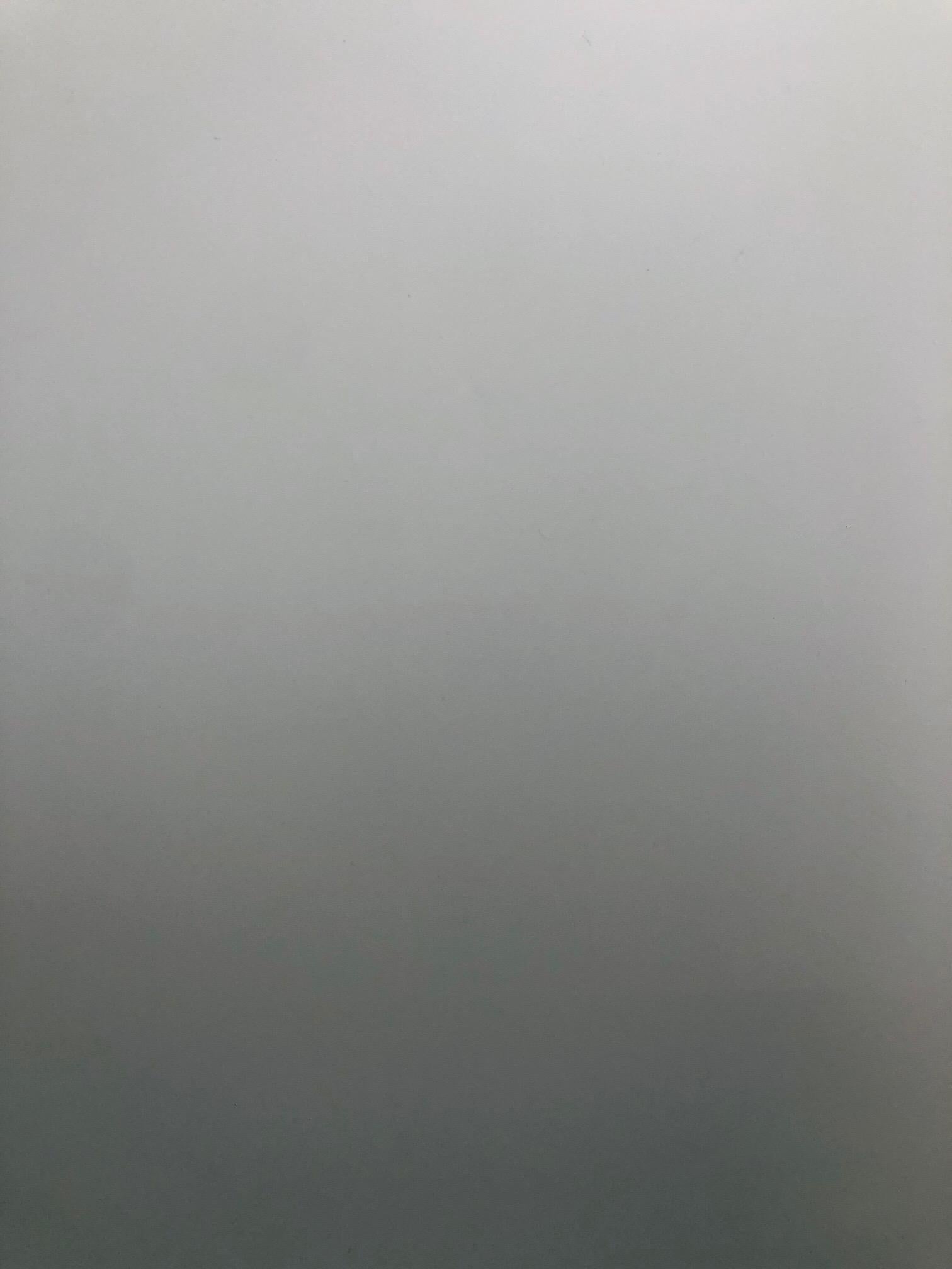 Outland 13 - Pintura Abstracta Vertida Polímero Tintado Mate Gris Azul Hielo, 2019 en venta 3