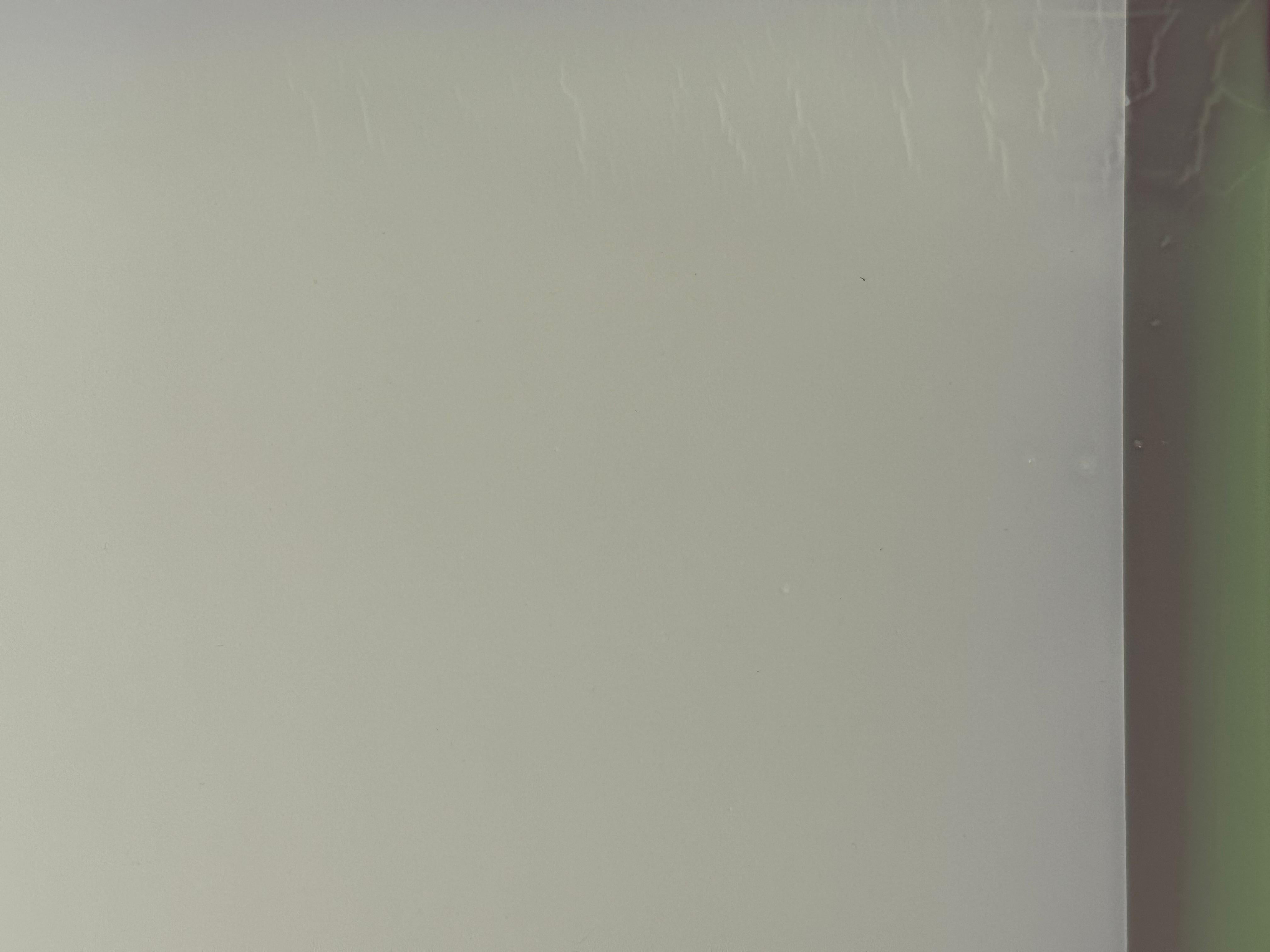 Outland No. 34 - Pittura astratta contemporanea versata Giallo Avorio, 2023 in vendita 3