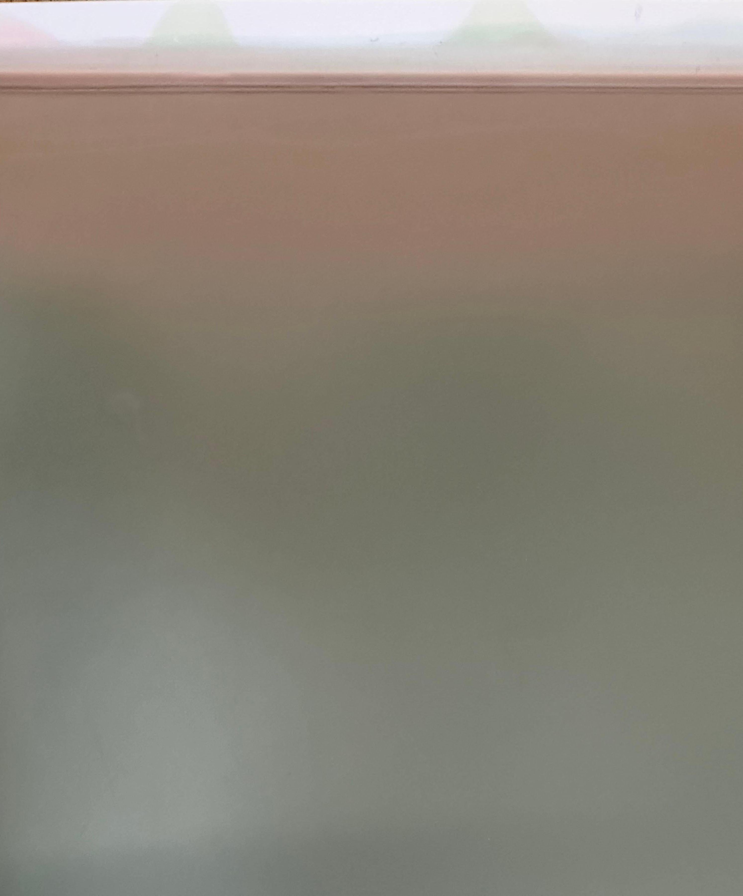 Piede largo al vivo - Carta Yupo contemporanea Sage Jade Green Pale Pink, 2022 in vendita 2