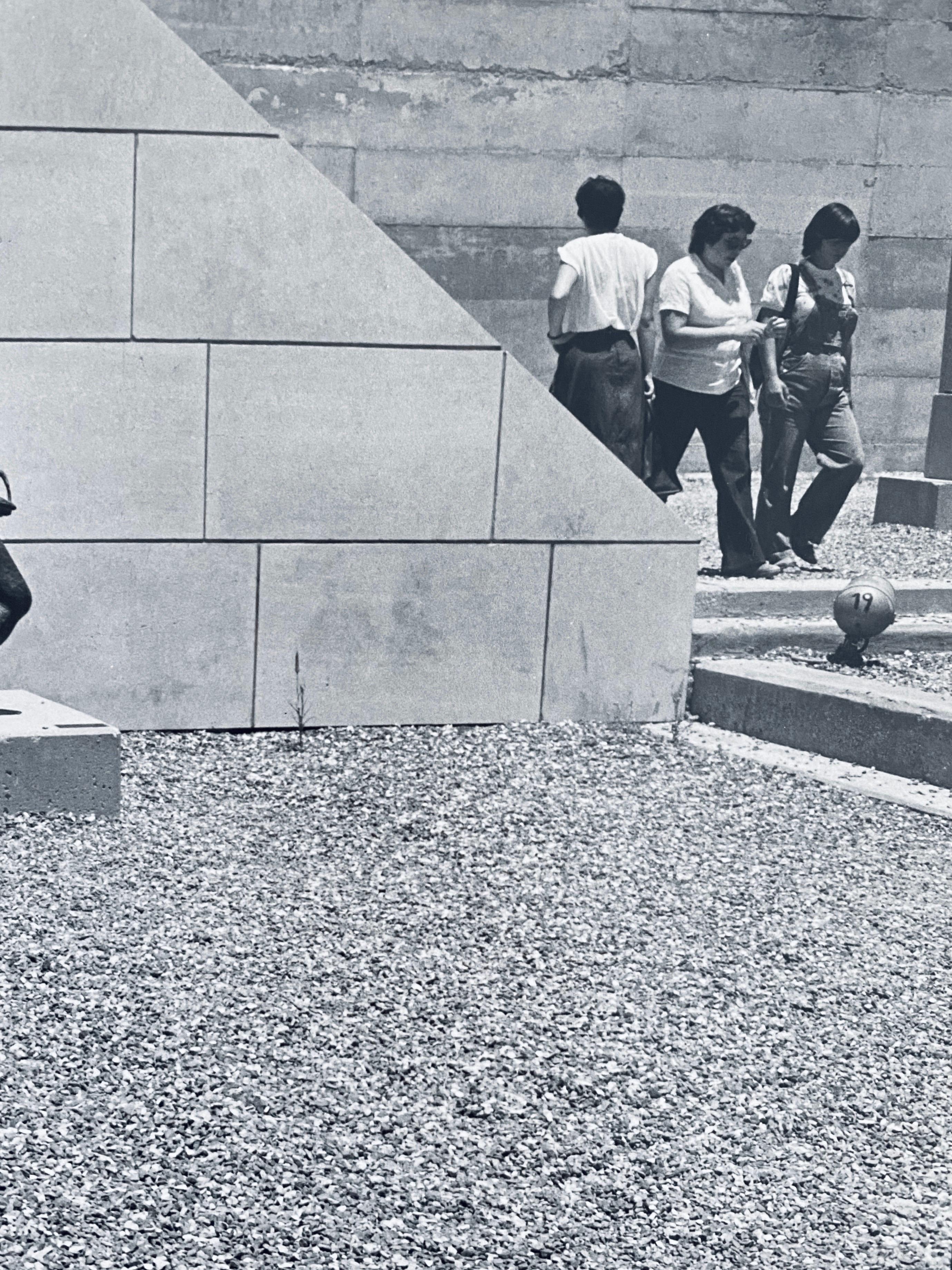 Stampa vintage alla gelatina d'argento Foto Israel Museum Sculpture Jerusalem Photograph in vendita 1