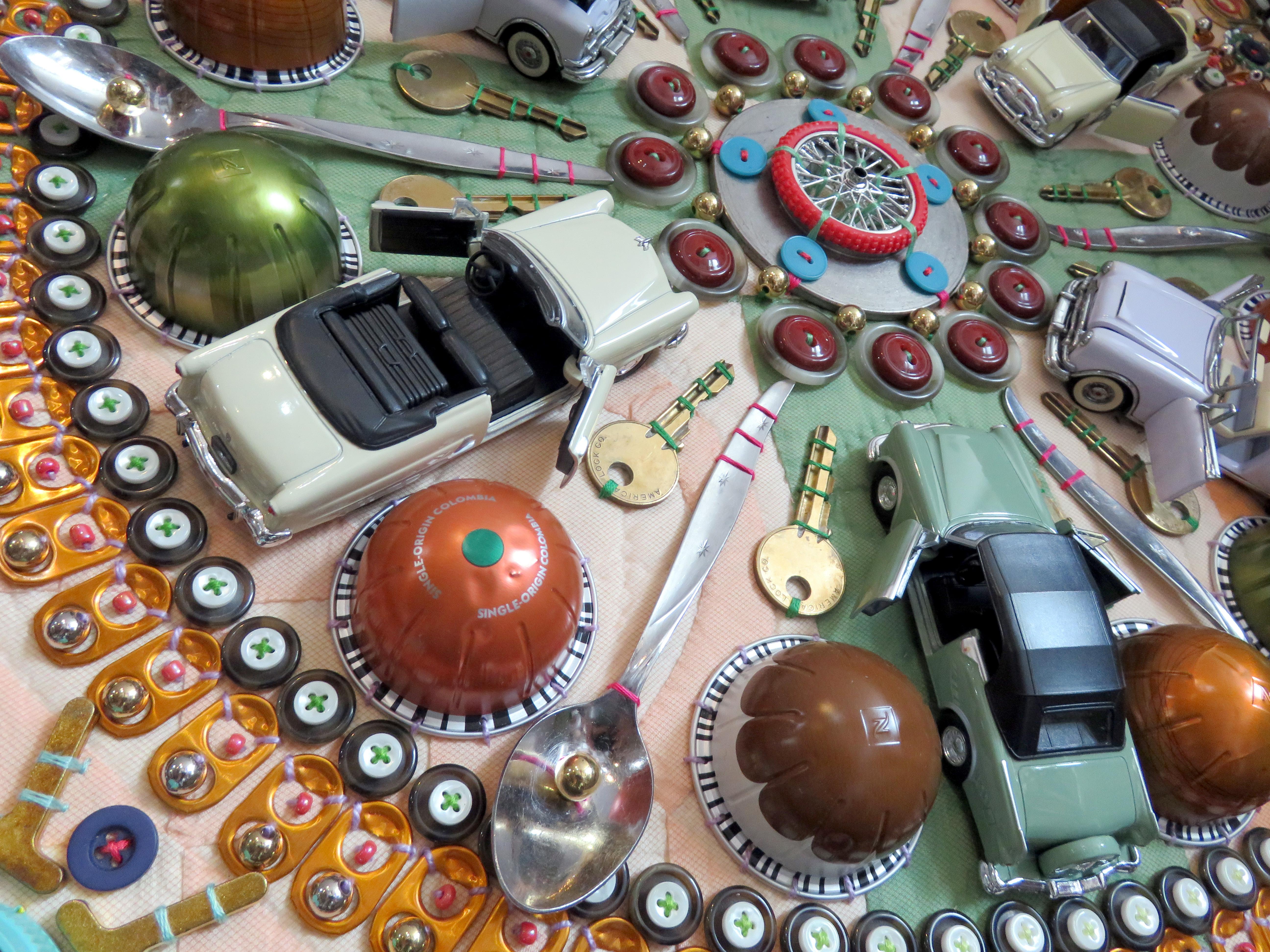 „Found Object Mandala CLIX“ – Mischtechnik, Assemblage, Muster, Kreis, Autos 1