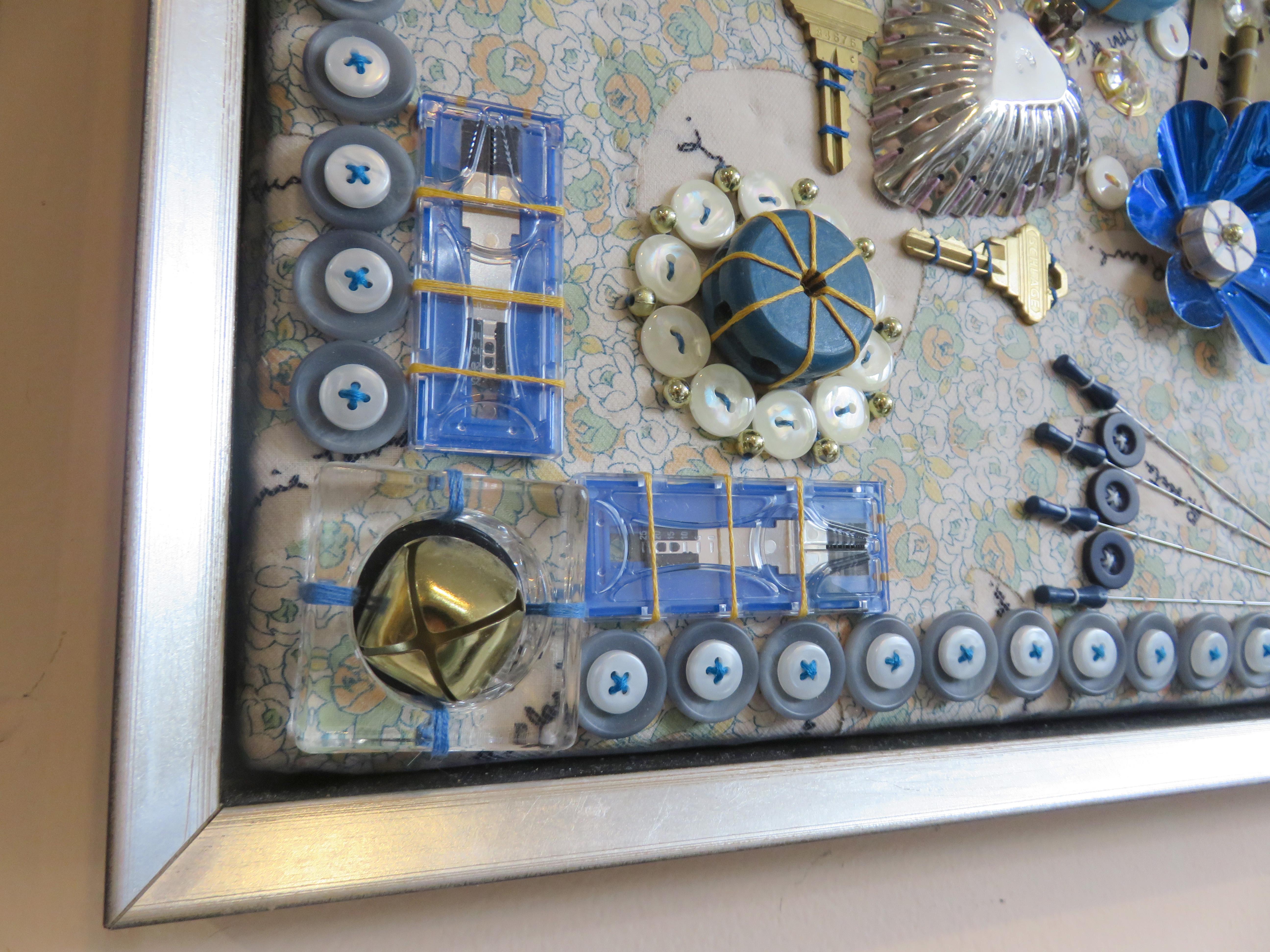 „Found Object Mandala CXVII“ – Mandala CXVII“ – Mischtechnik, Assemblage, Muster, Kreis, Blume 2